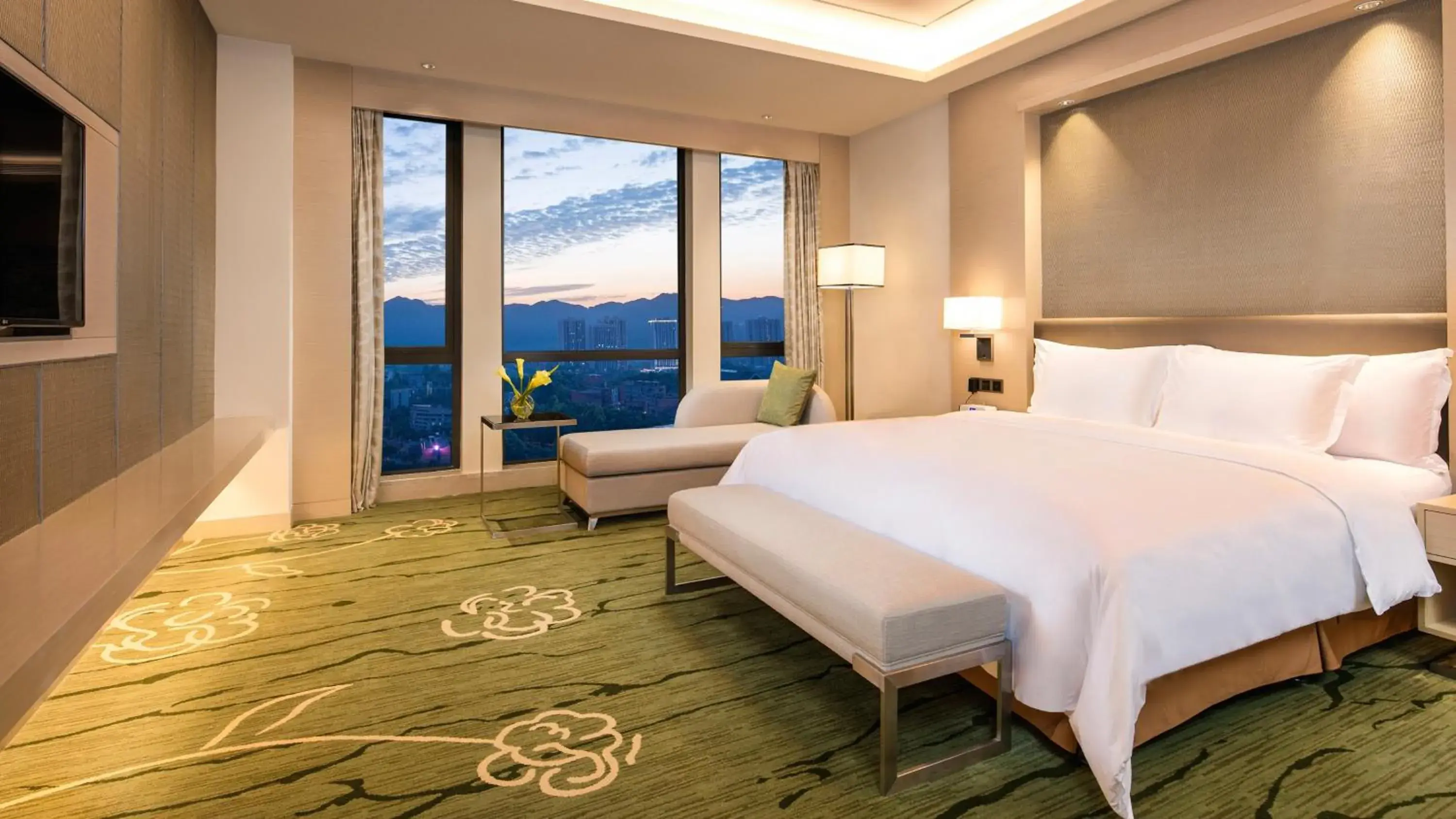 One-Bedroom Suite with City View in Holiday Inn Chongqing University Town by IHG One-Bedroom Suite with City View in Holiday Inn Chongqing University Town by IHG