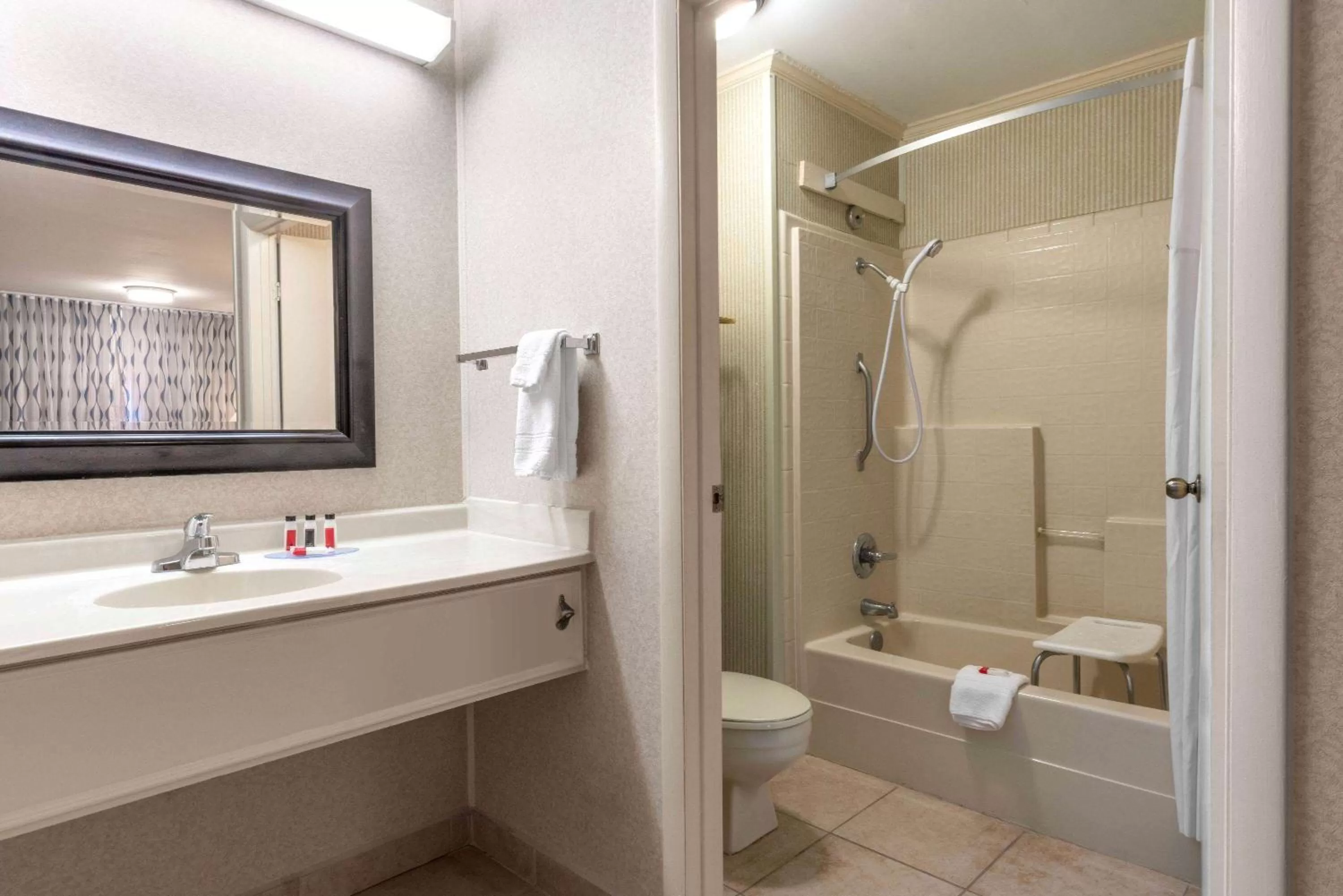 Bathroom in Days Inn by Wyndham Grants