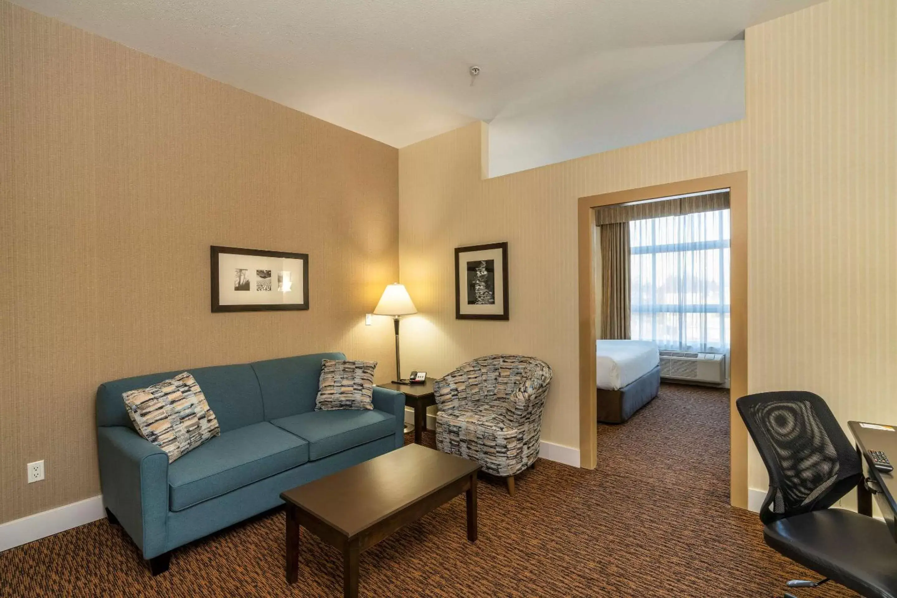 Bedroom, Seating Area in Comfort Inn & Suites Surrey