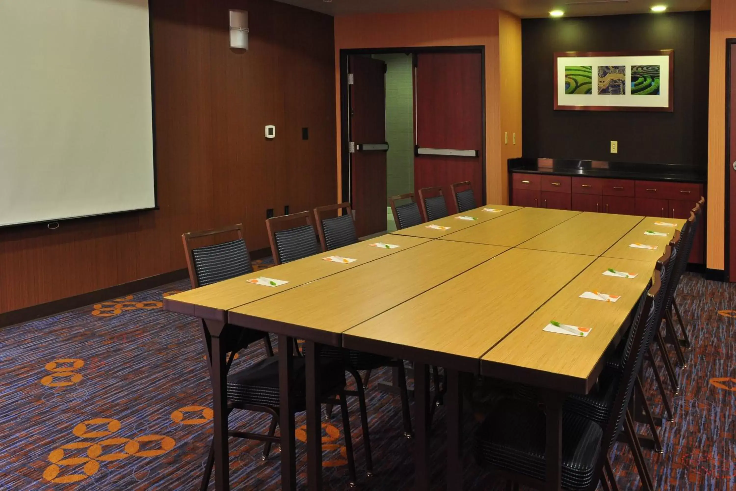 Meeting/conference room in Courtyard by Marriott Kingston
