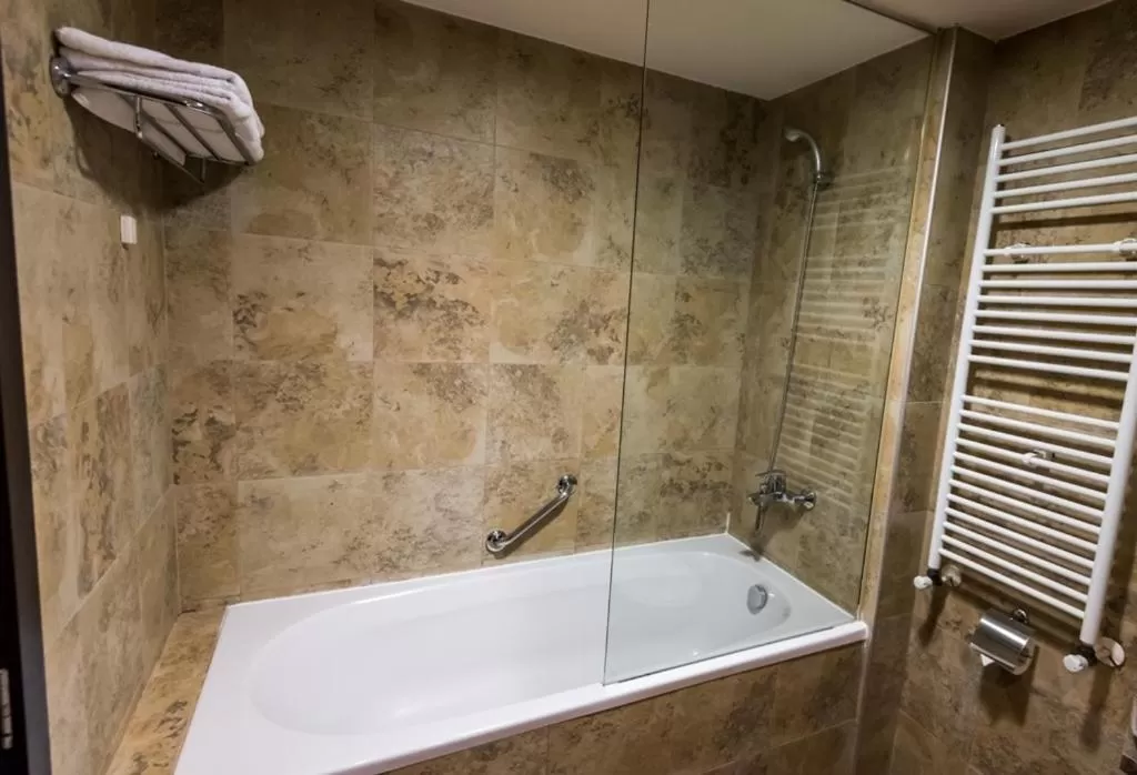 Bathroom in Gardenia Park Hotel