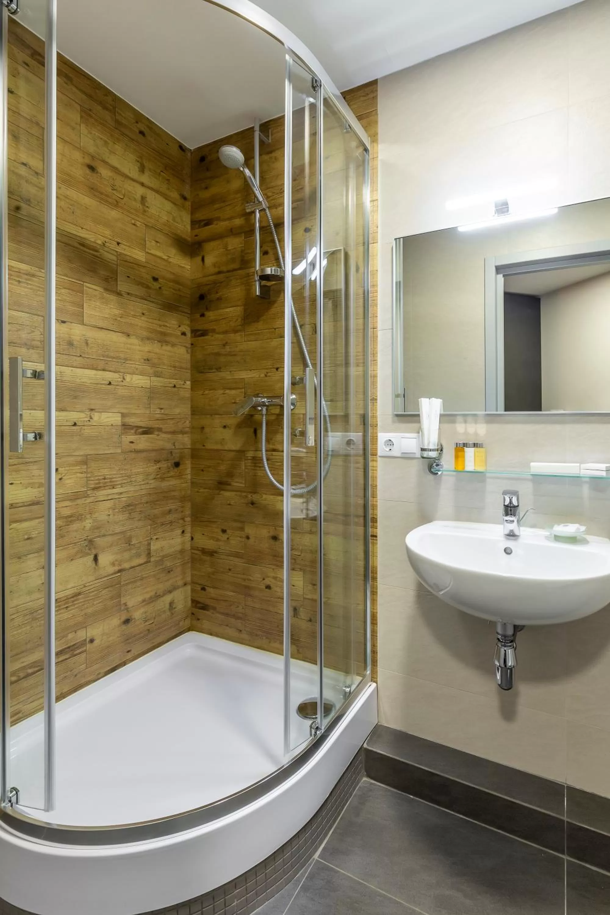 Shower in Favor Sport Hotel