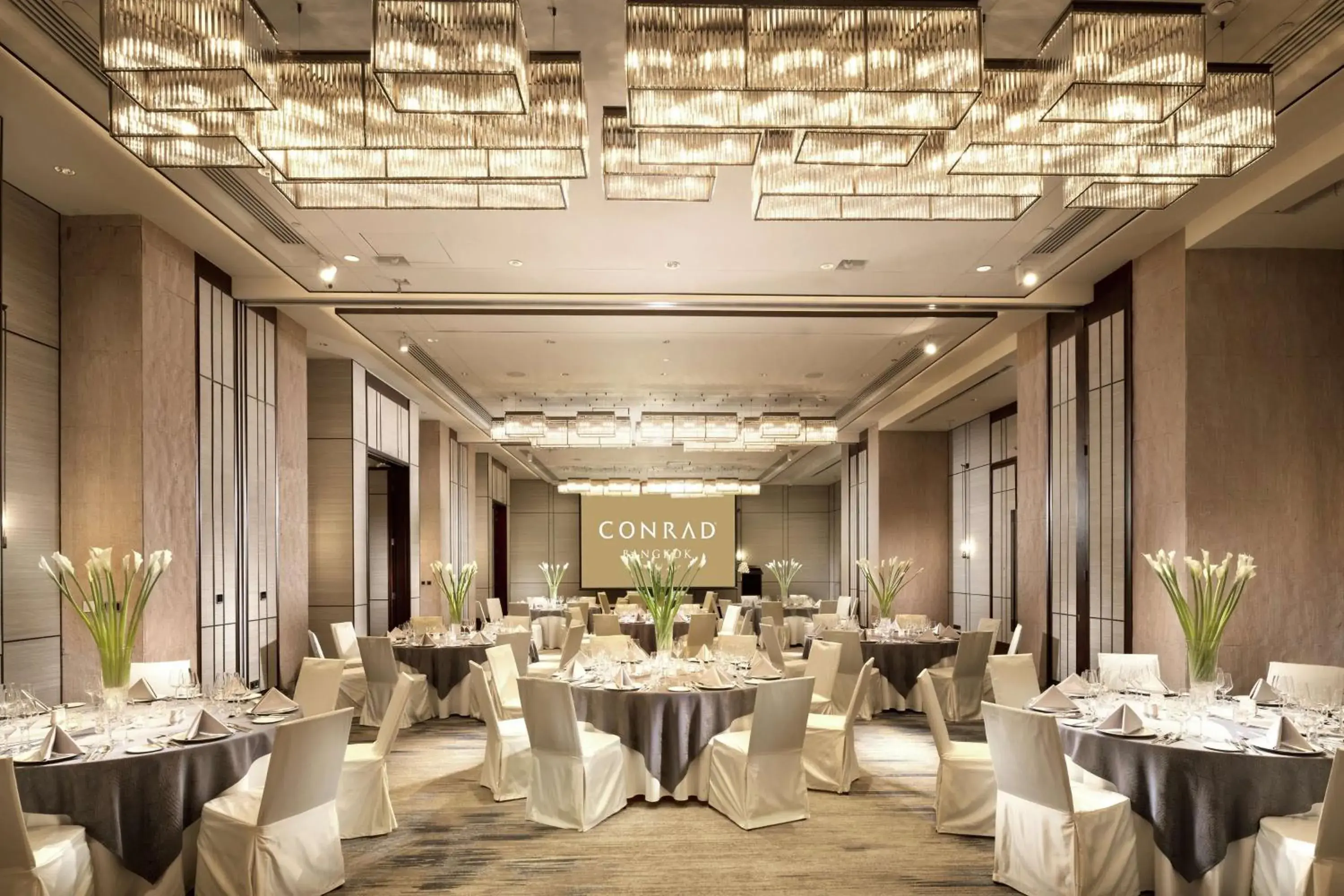Meeting/conference room, Restaurant/Places to Eat in Conrad Bangkok