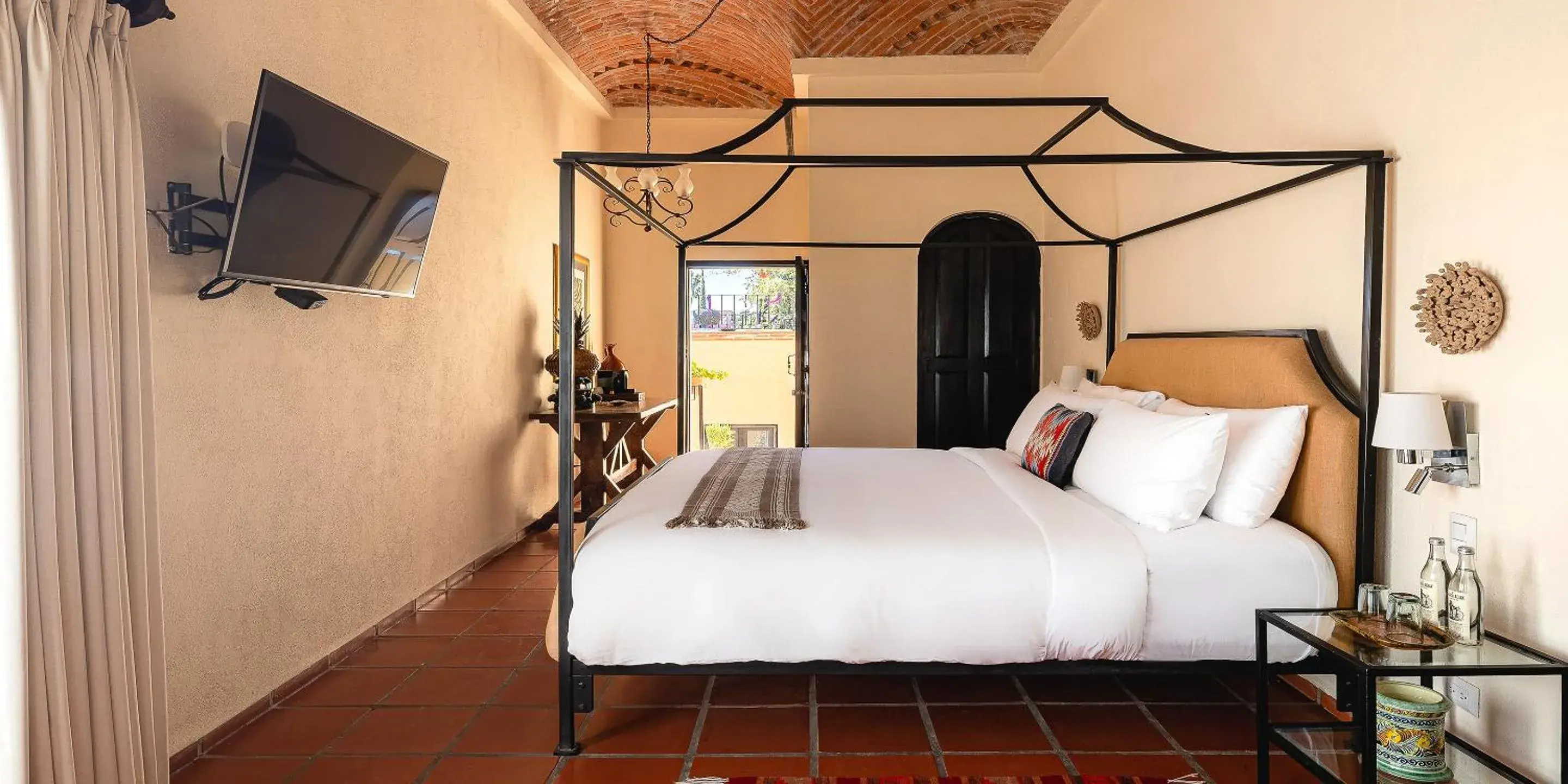 Photo of the whole room, Bed in Hacienda El Santuario San Miguel de Allende
