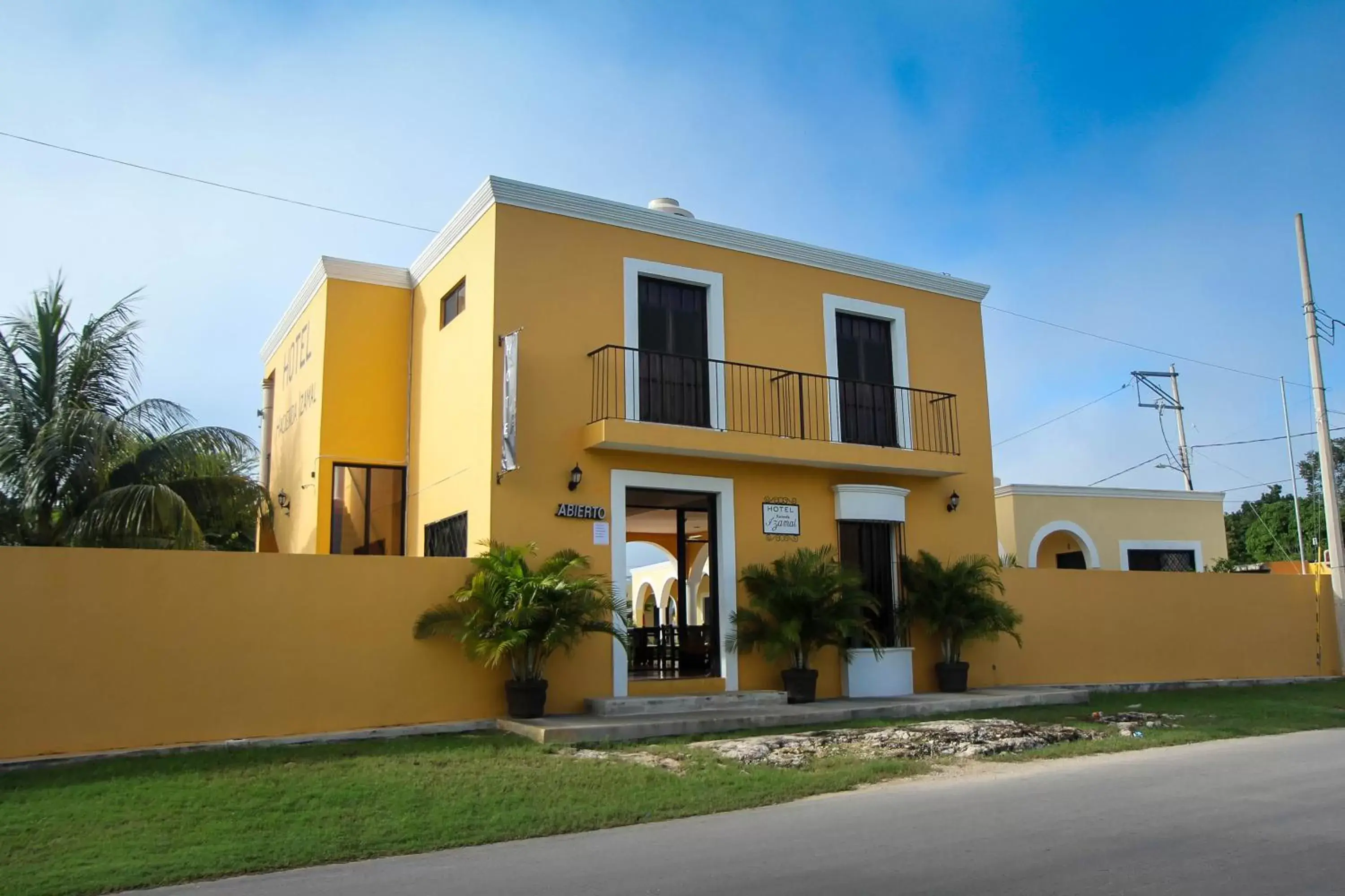 Facade/entrance, Property Building in Hotel Hacienda Izamal