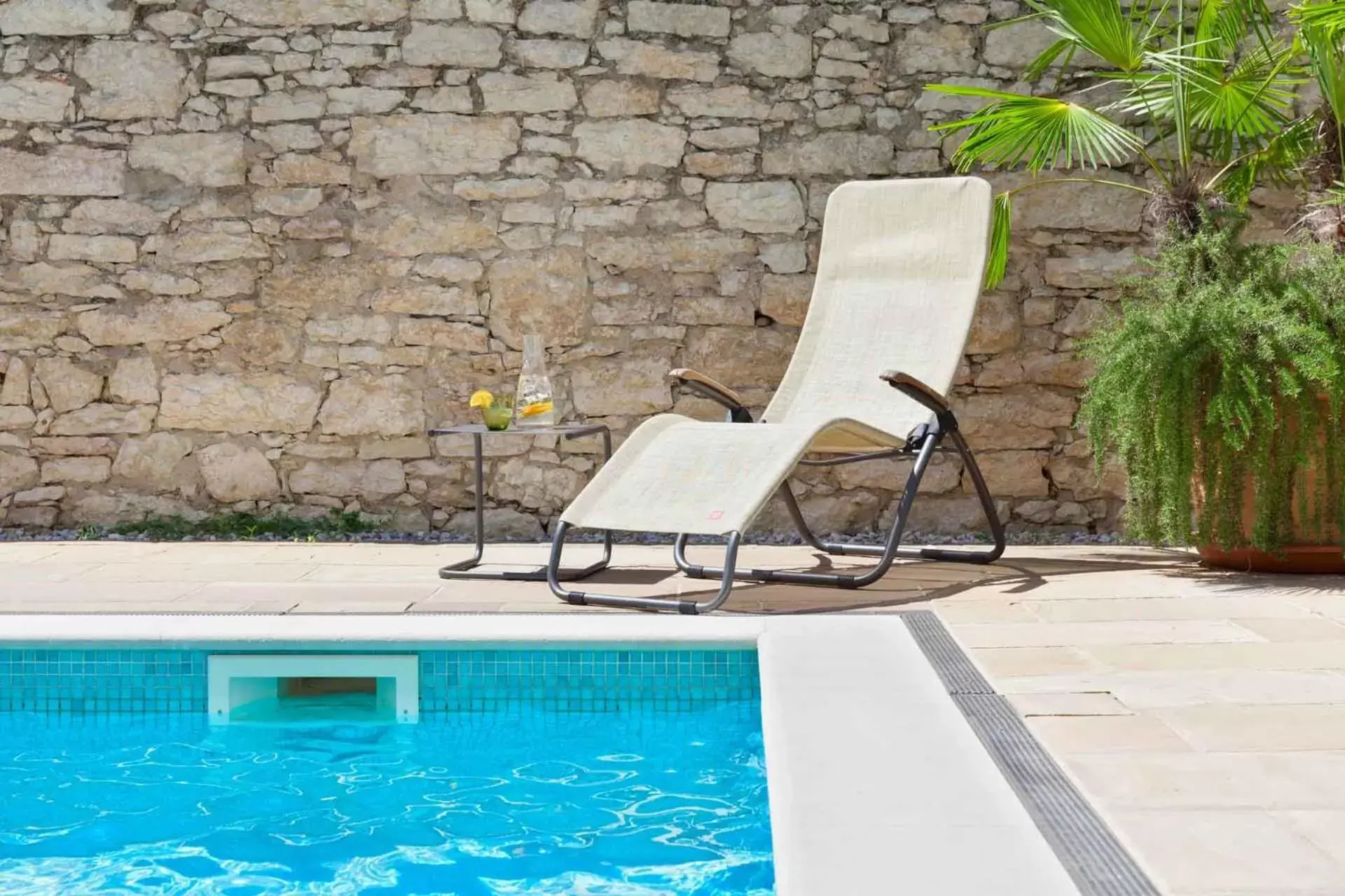 Swimming Pool in Hotel Leon d'Oro