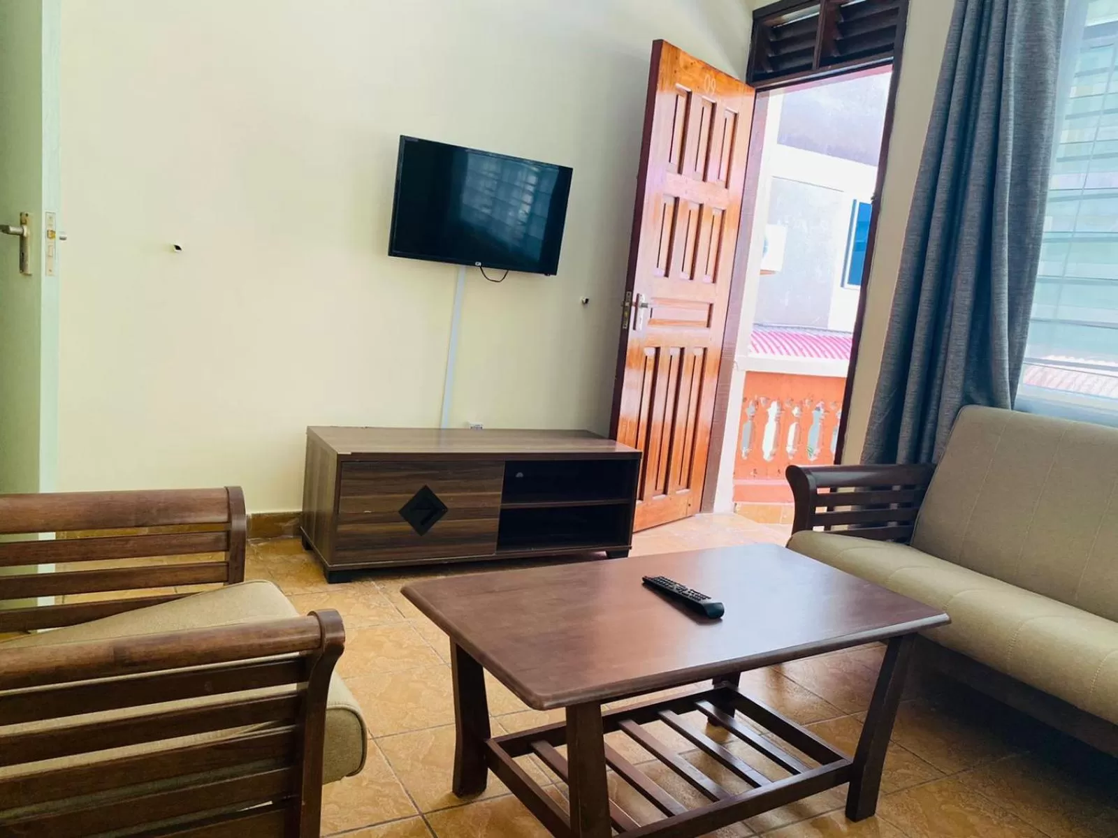 TV and multimedia in Merry Villa Hotel & Apartments