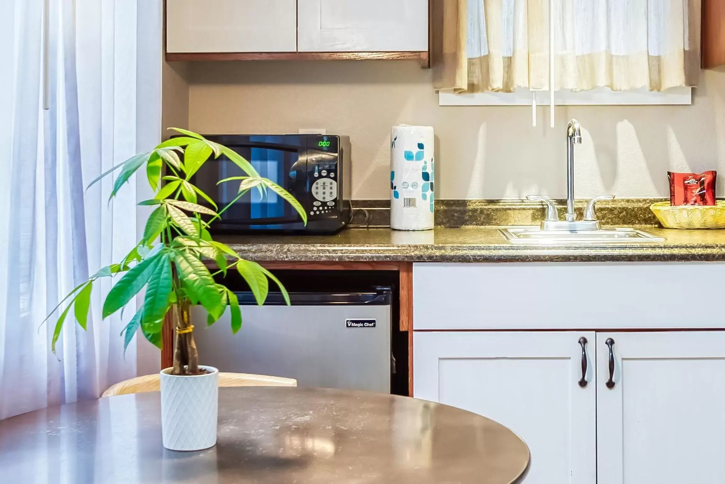 Kitchen/Kitchenette in Inn at Haystack Rock