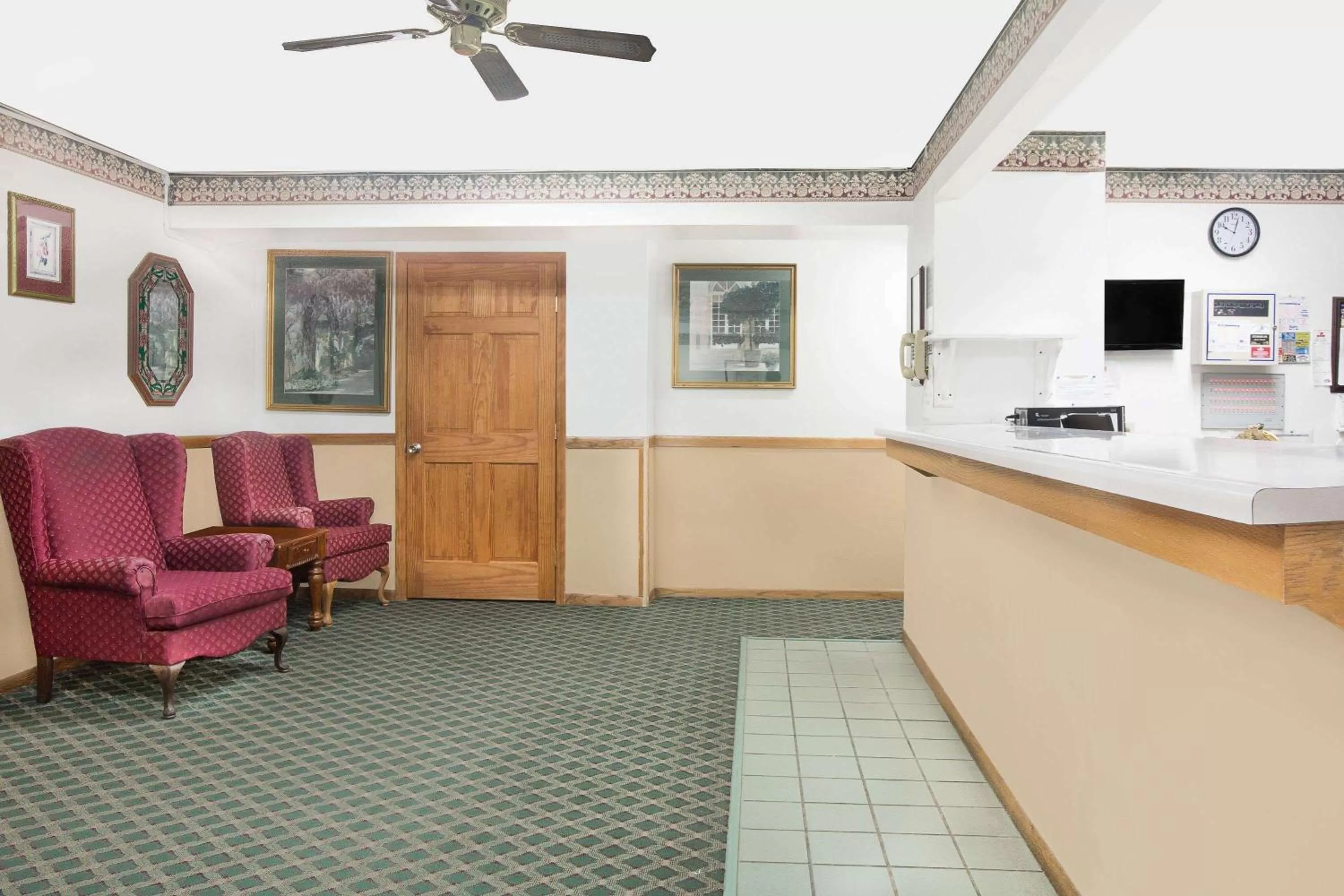 Lobby or reception in Super 8 by Wyndham Chillicothe