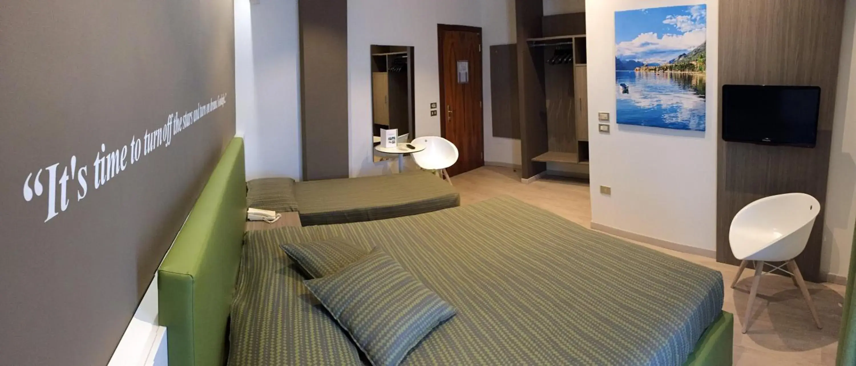 Photo of the whole room, Bed in Hotel Ideal