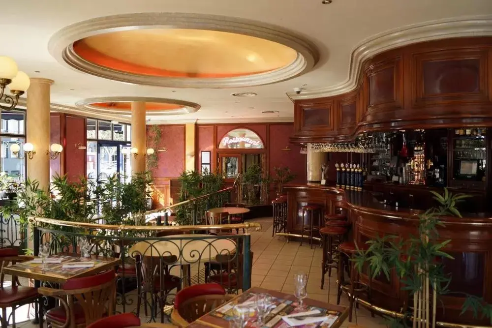 Restaurant/places to eat, Lounge/Bar in Hôtel Vauban
