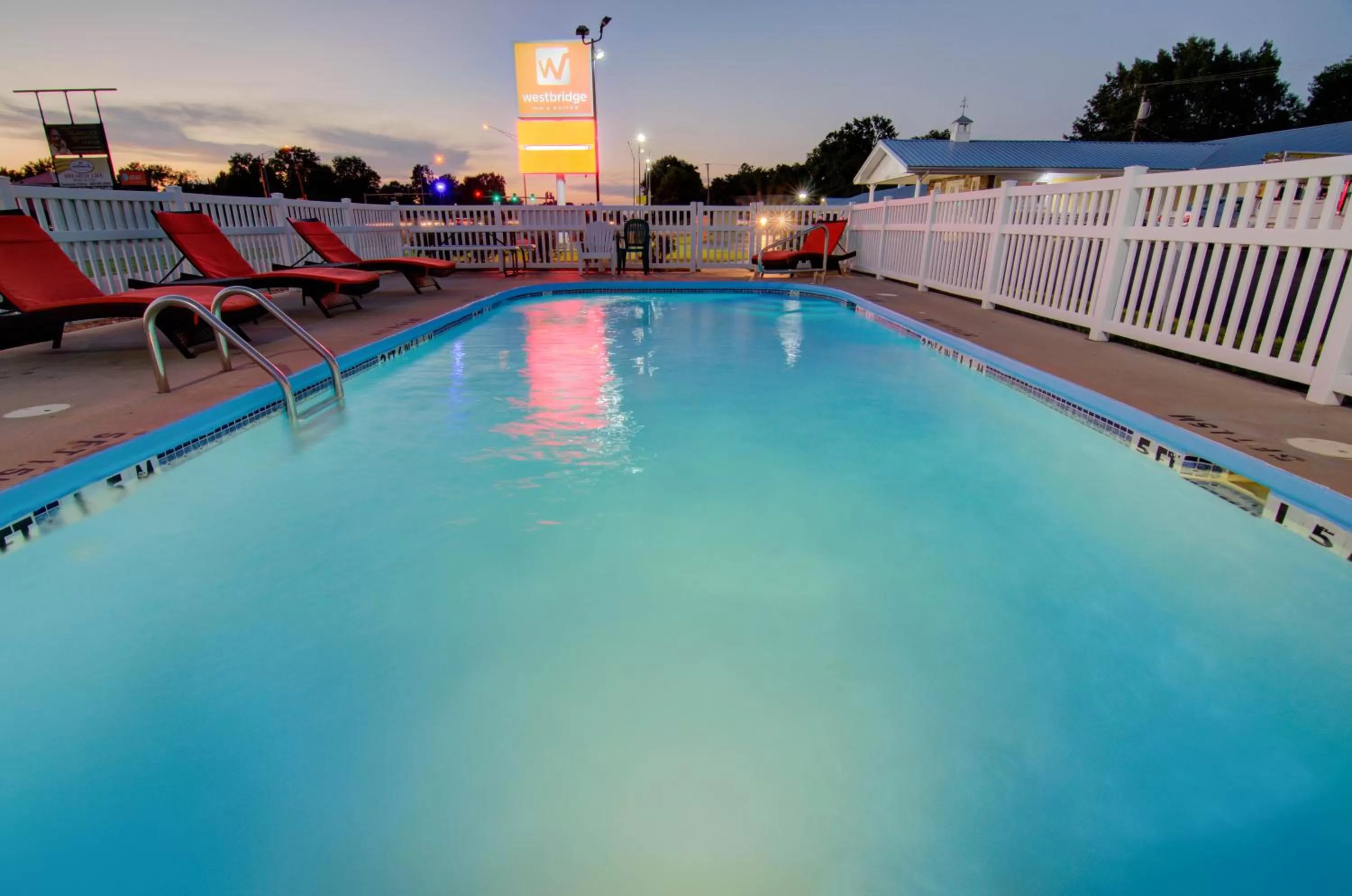 Swimming pool in Westbridge Inn & Suites