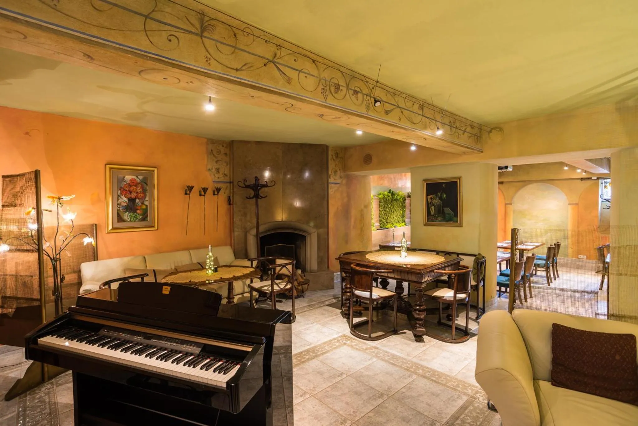 Restaurant/places to eat in Blue Swan