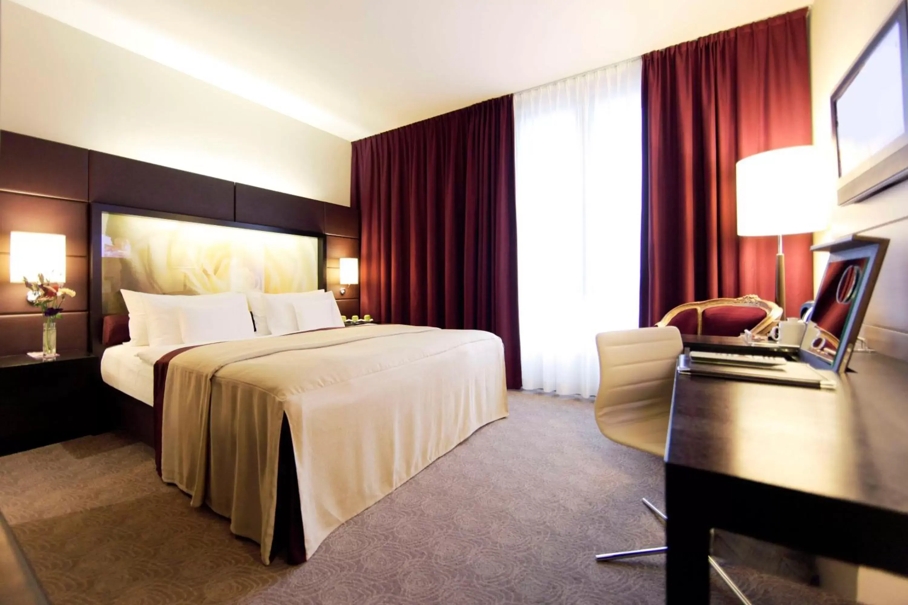 Bedroom, Bed in Lindner Hotel Vienna Am Belvedere, part of JdV by Hyatt