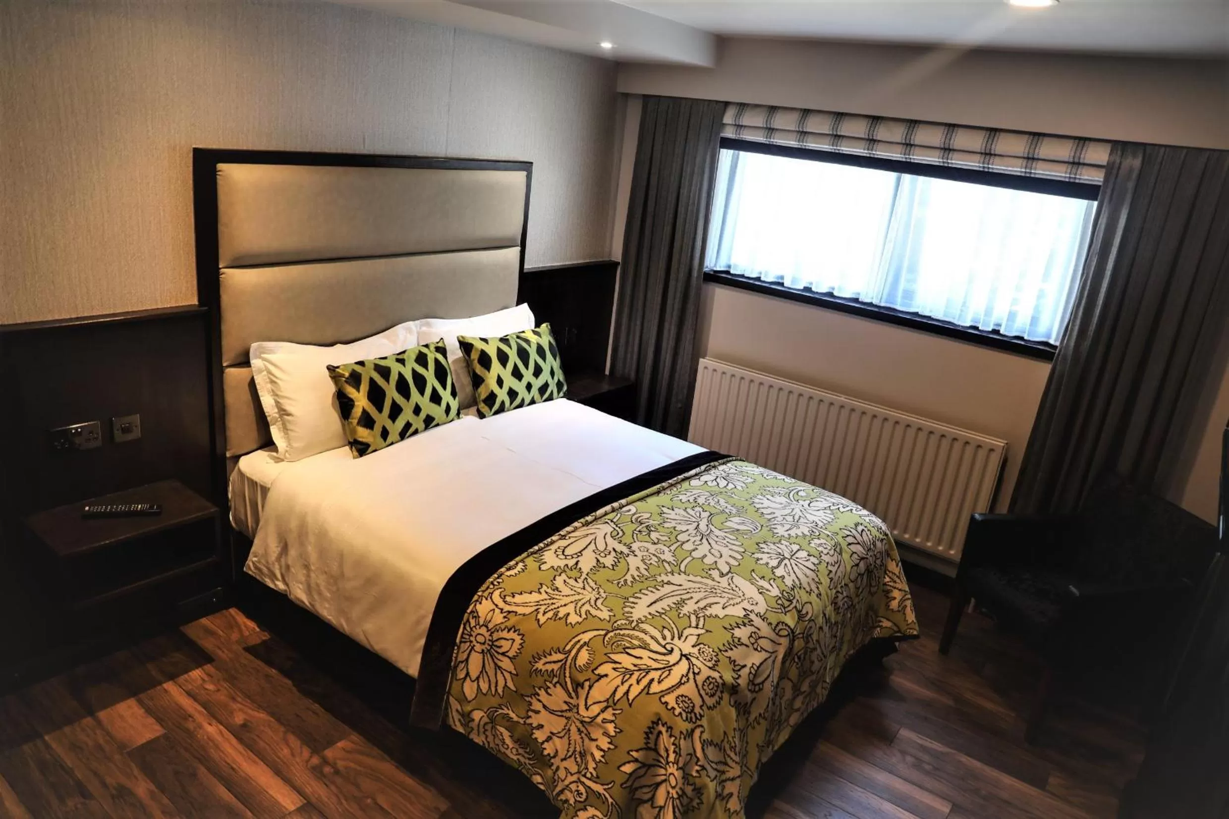 Bed in The Lansdowne Hotel