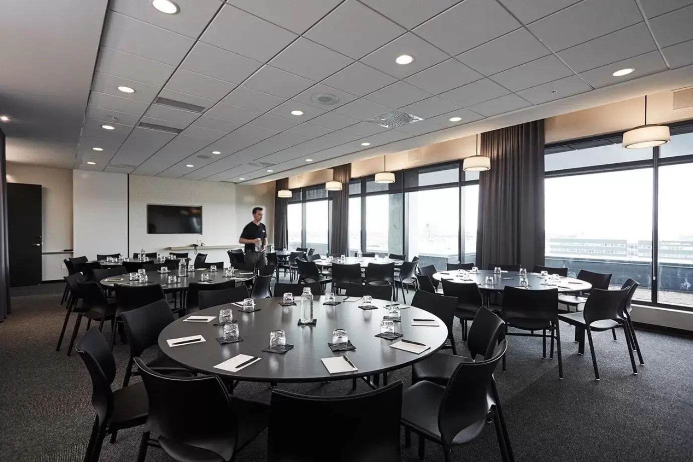 Meeting/conference room, Restaurant/Places to Eat in Hôtel Escad Quartier DIX30