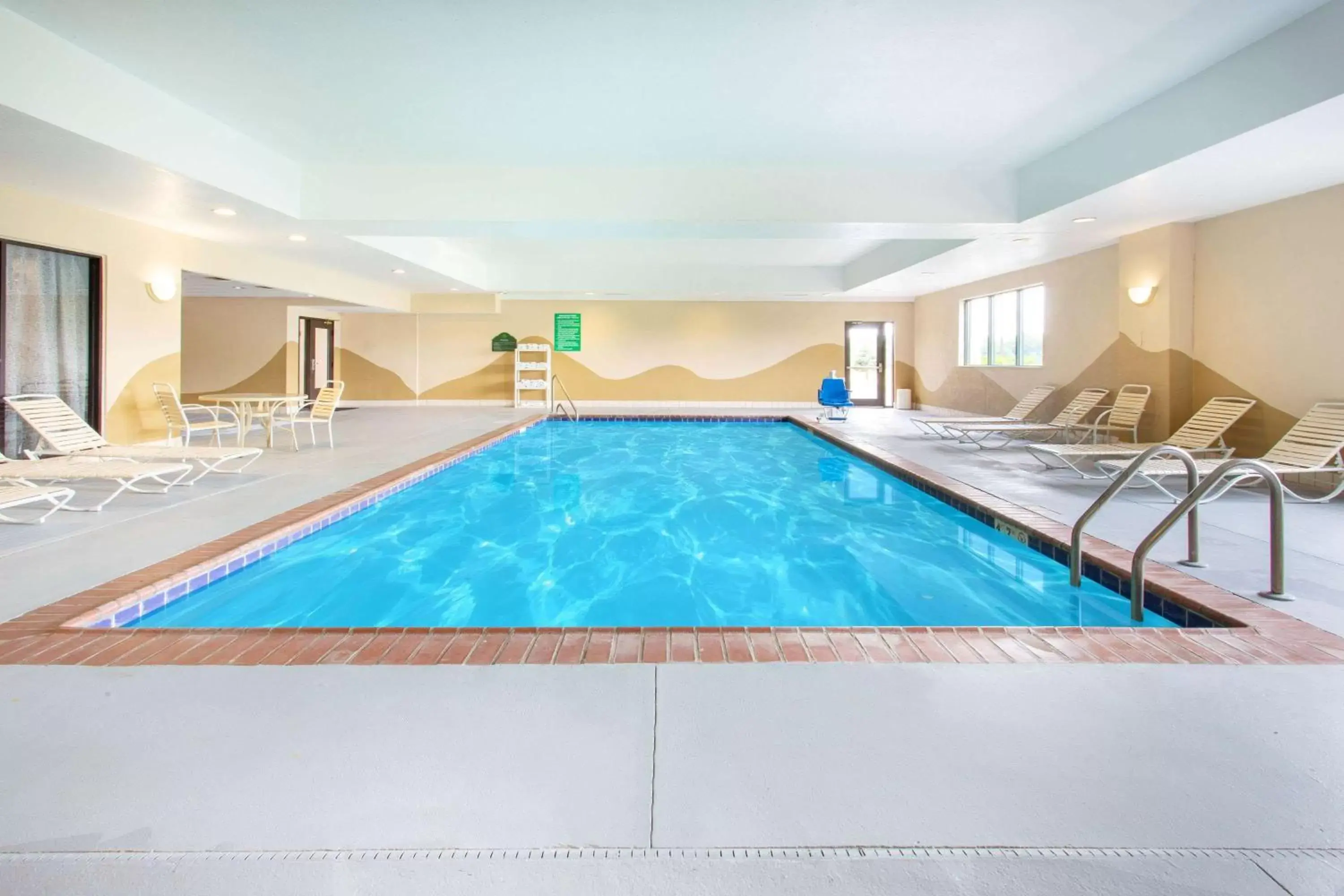 On site, Swimming Pool in Wingate by Wyndham Indianapolis Airport Plainfield