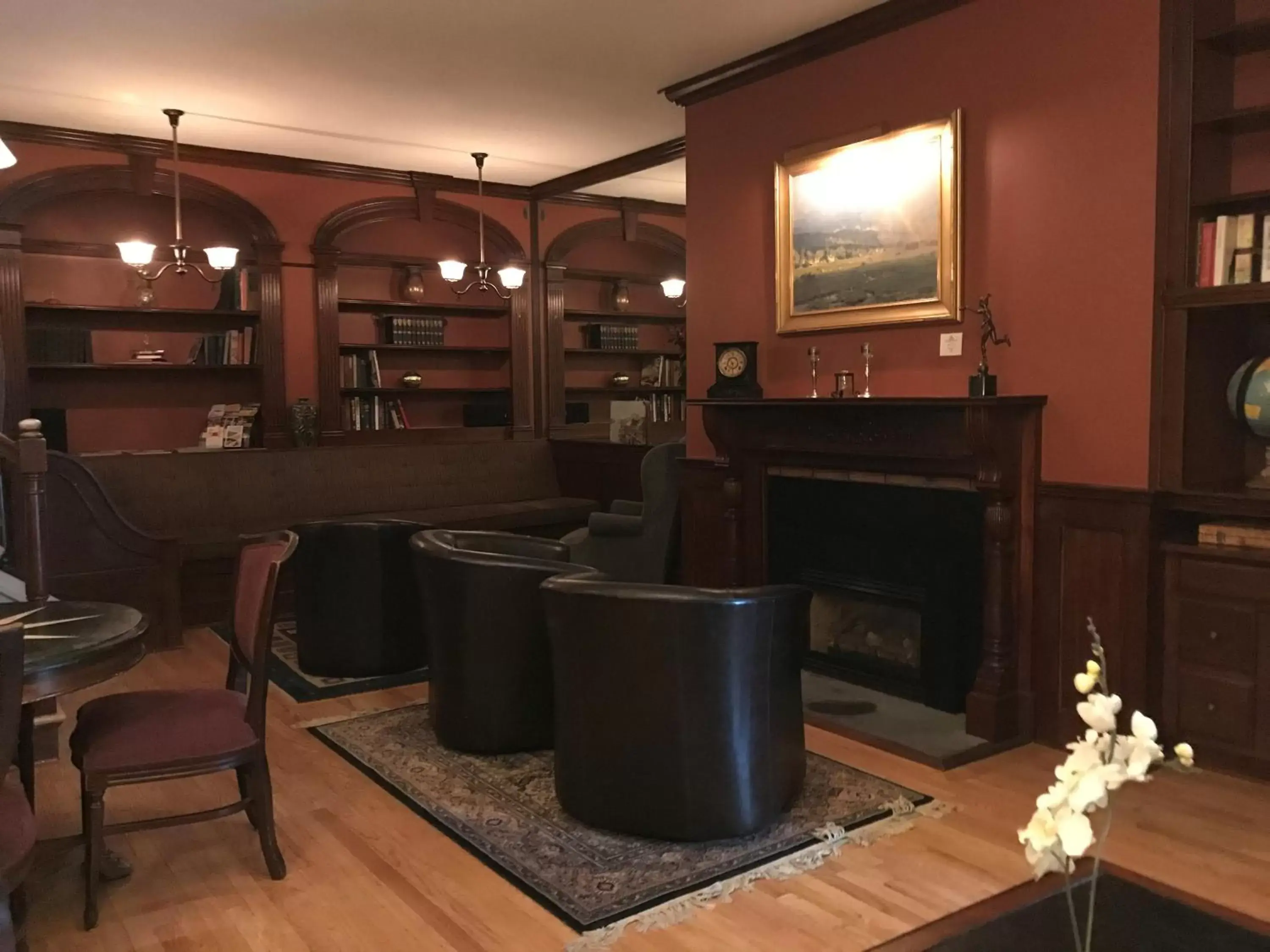 Library in The Old Lyme Inn