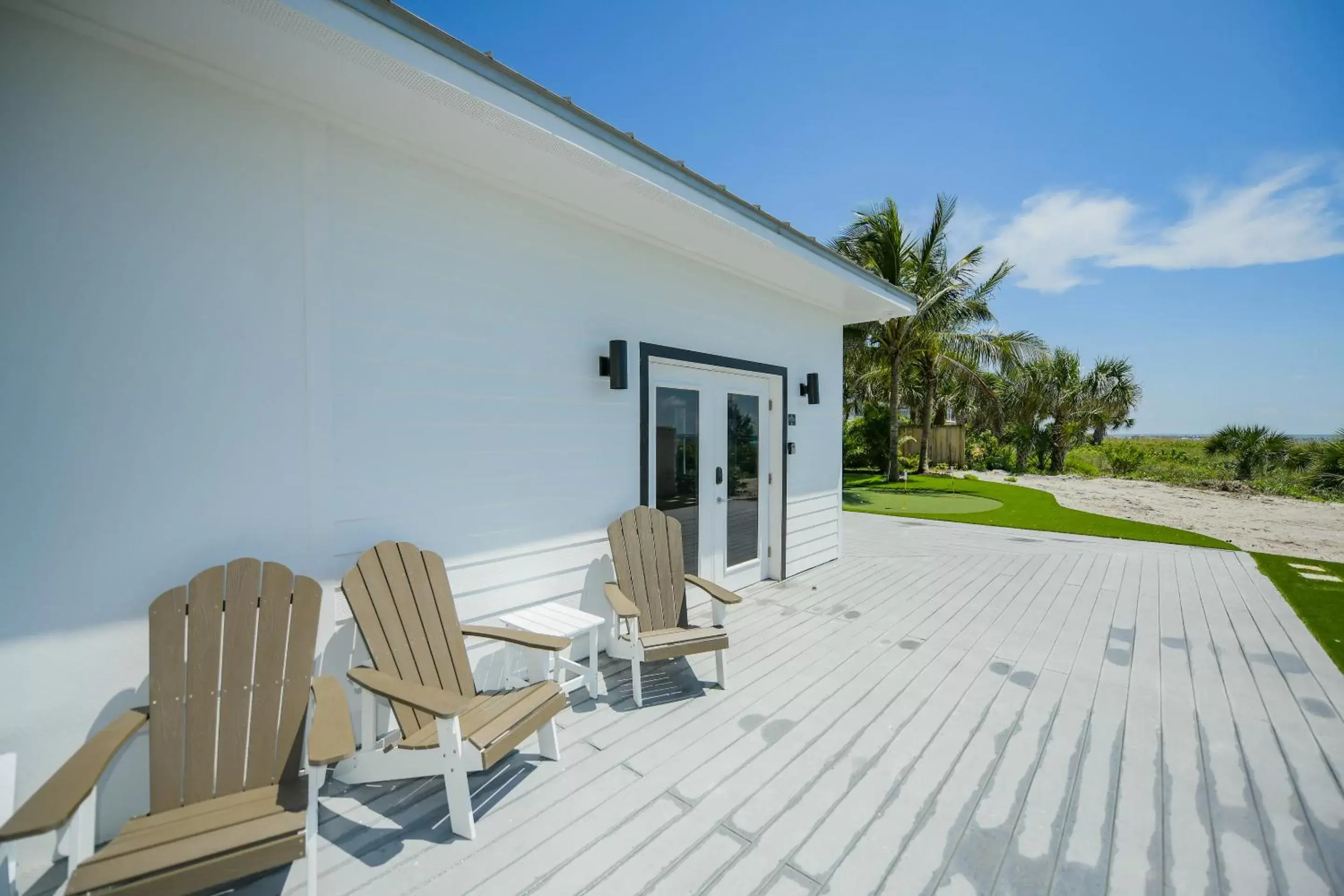 Patio in Casey Key Resorts - Beachfront