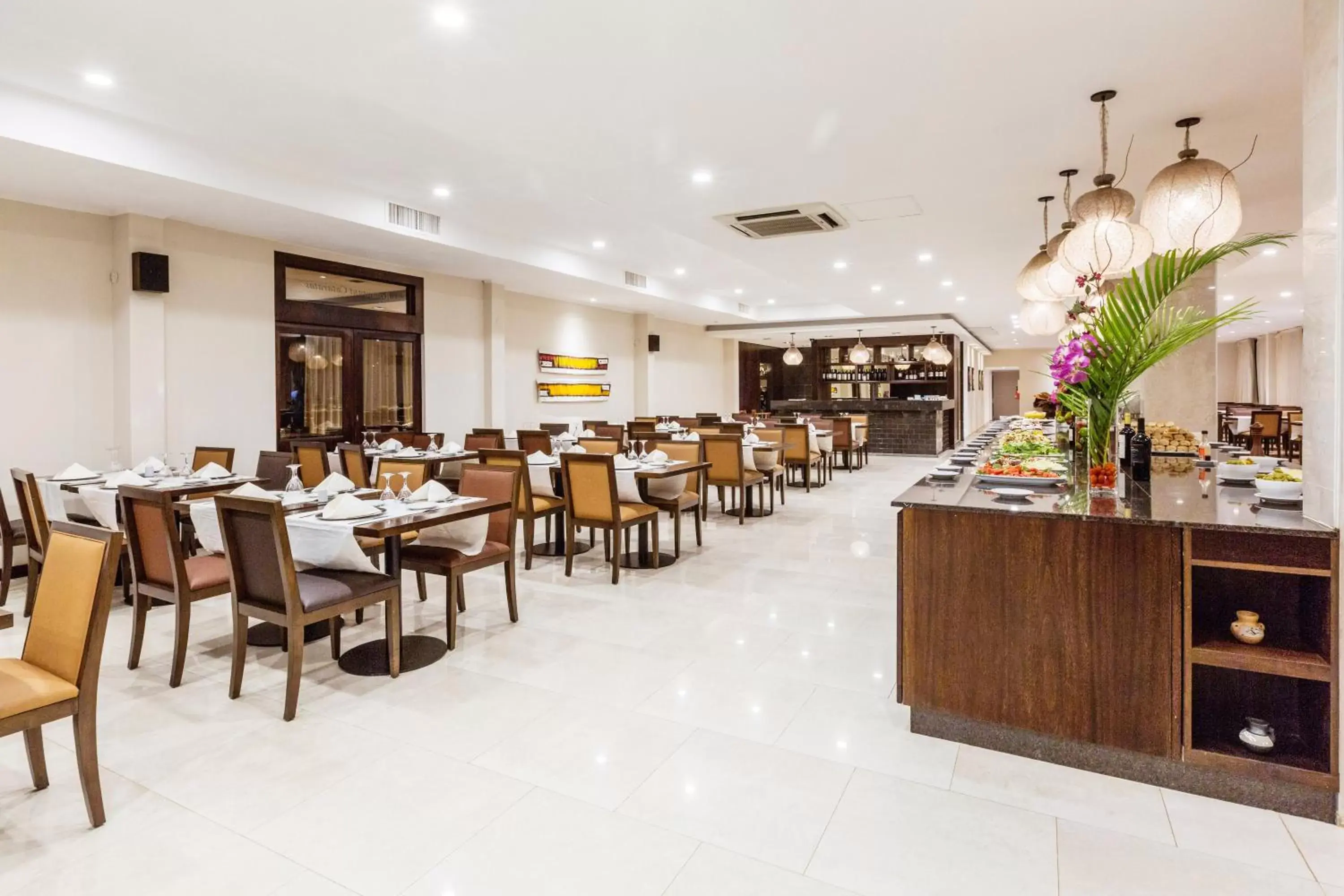 Lounge or bar, Restaurant/Places to Eat in Exe Hotel Cataratas