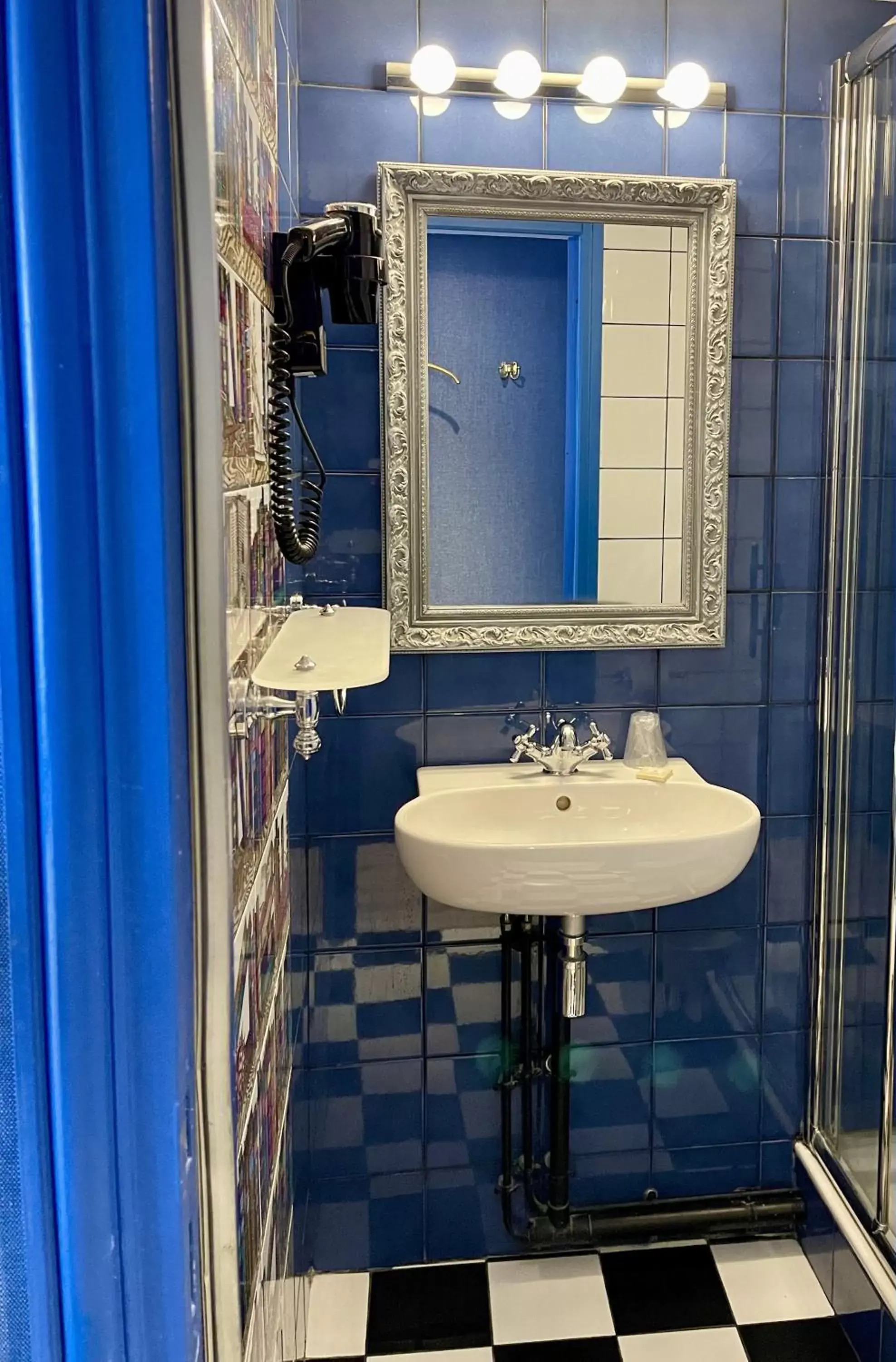 Bathroom in Hotel Sacha