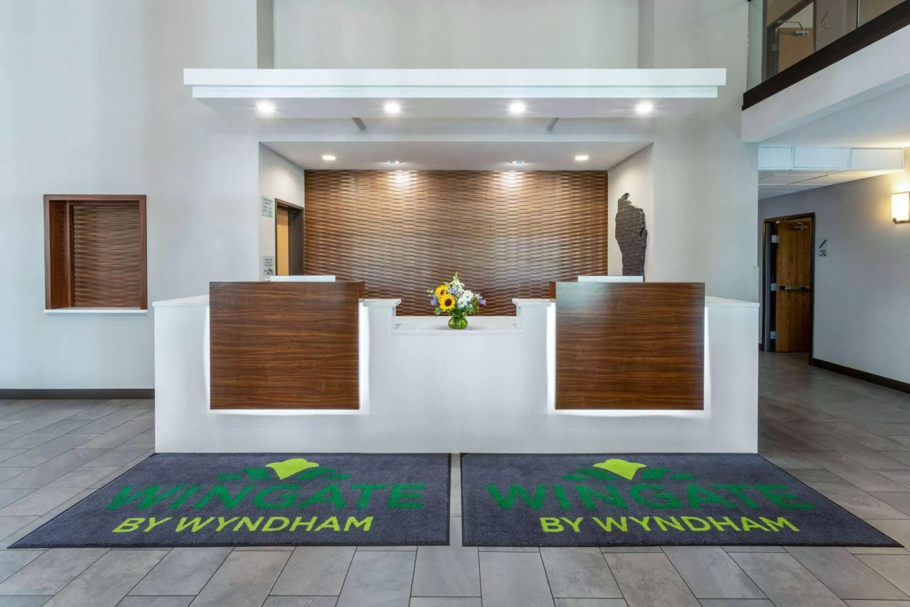 Lobby or reception in Wingate by Wyndham Wisconsin Dells Waterpark