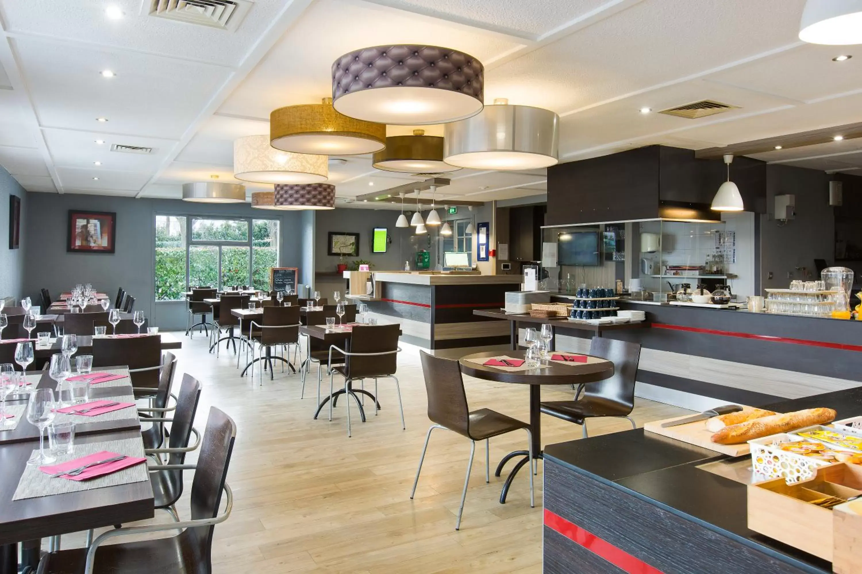 Restaurant/Places to Eat in Comfort Hotel Rungis - Orly