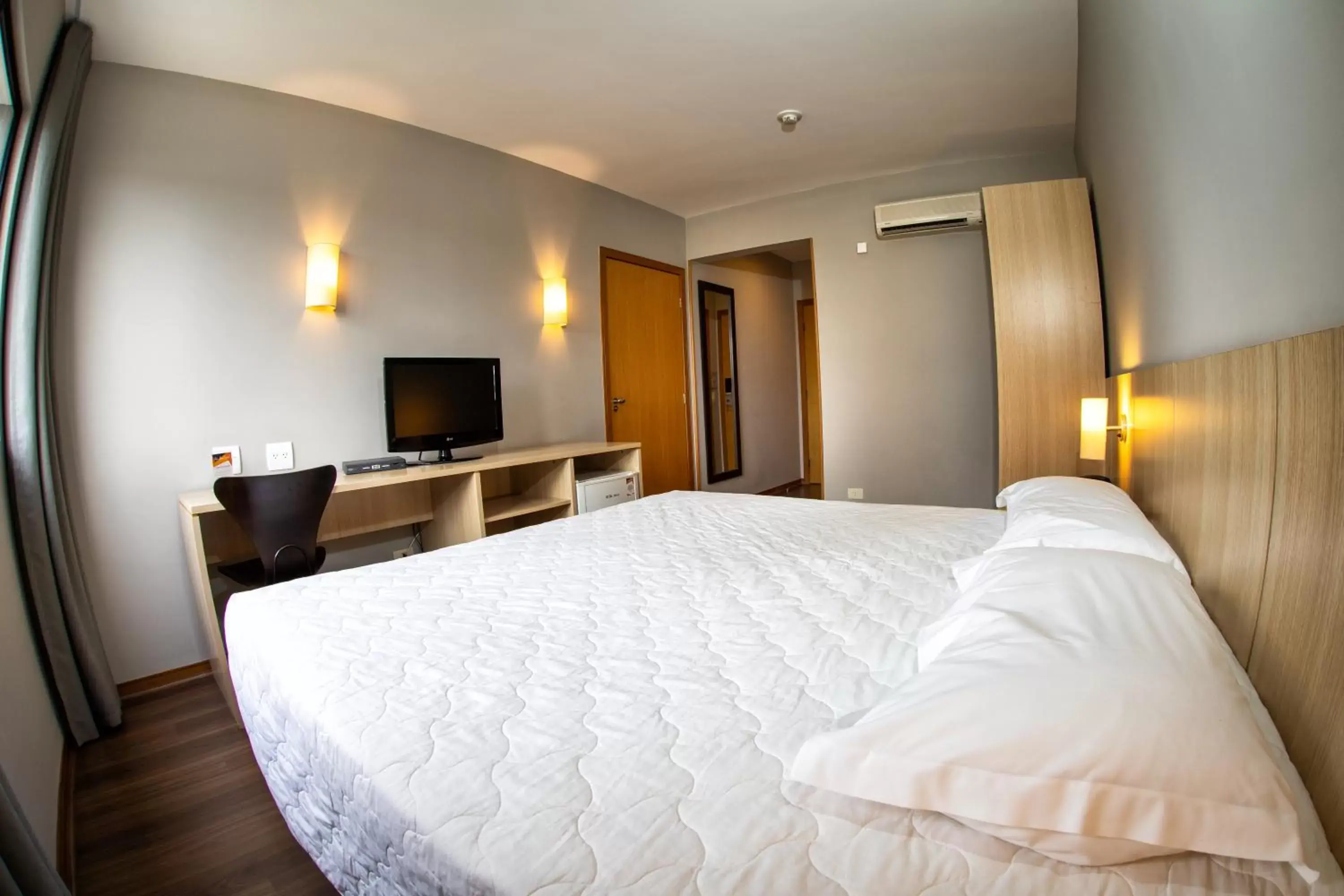 Bed in Hotel Campo Largo Express Bed in Hotel Campo Largo Express