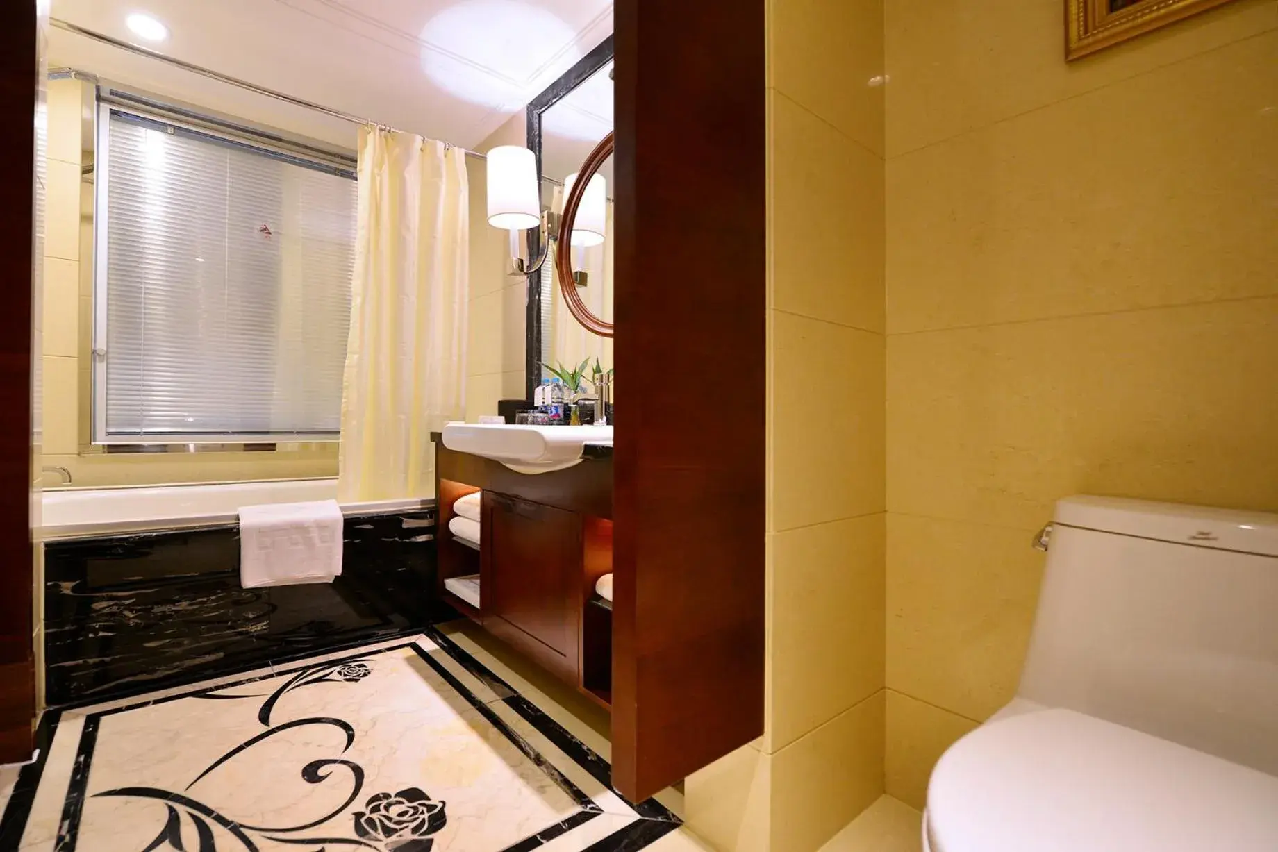 Bathroom in Central Hotel