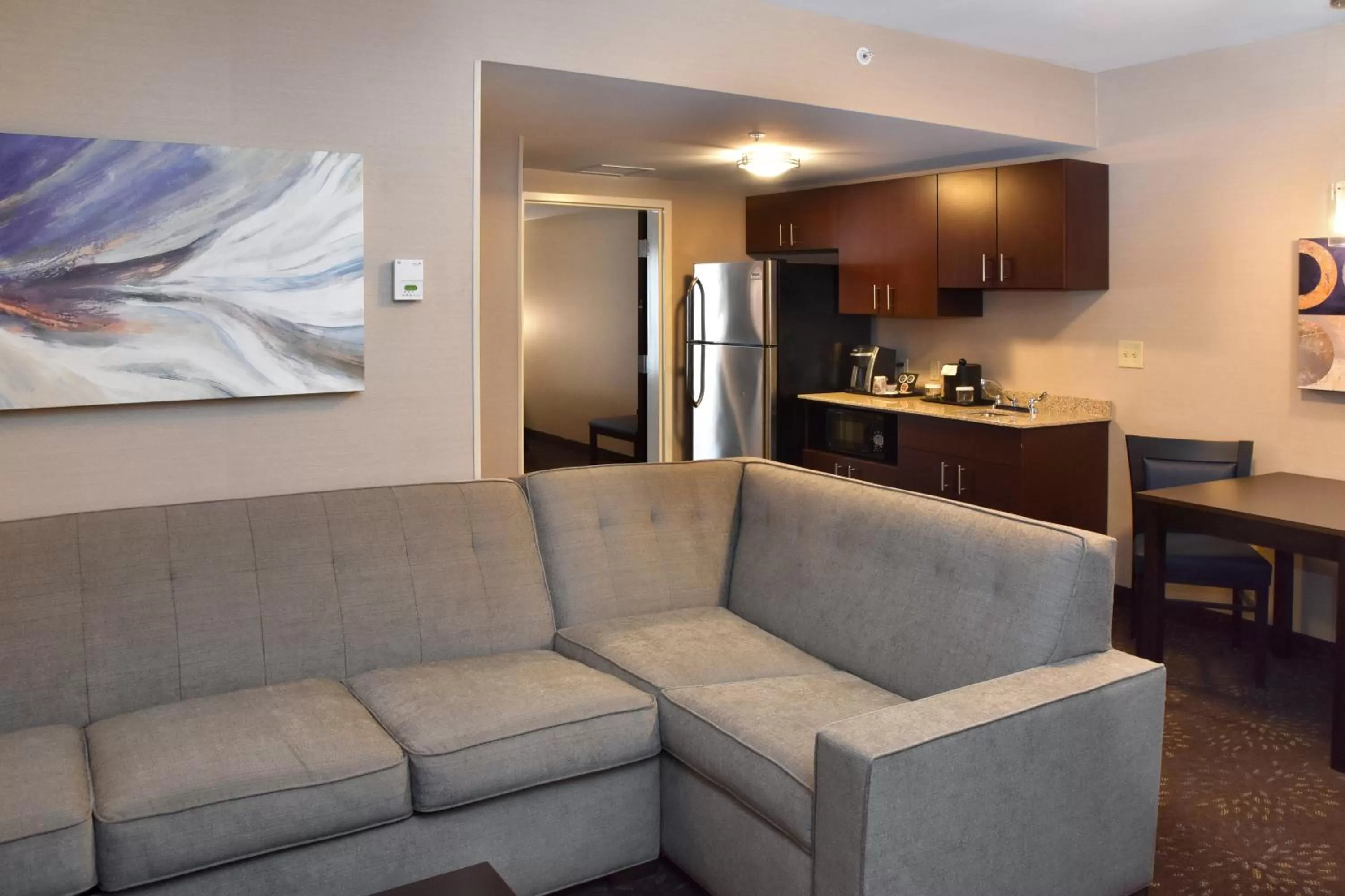 Photo of the whole room in Holiday Inn Canton-Belden Village by IHG