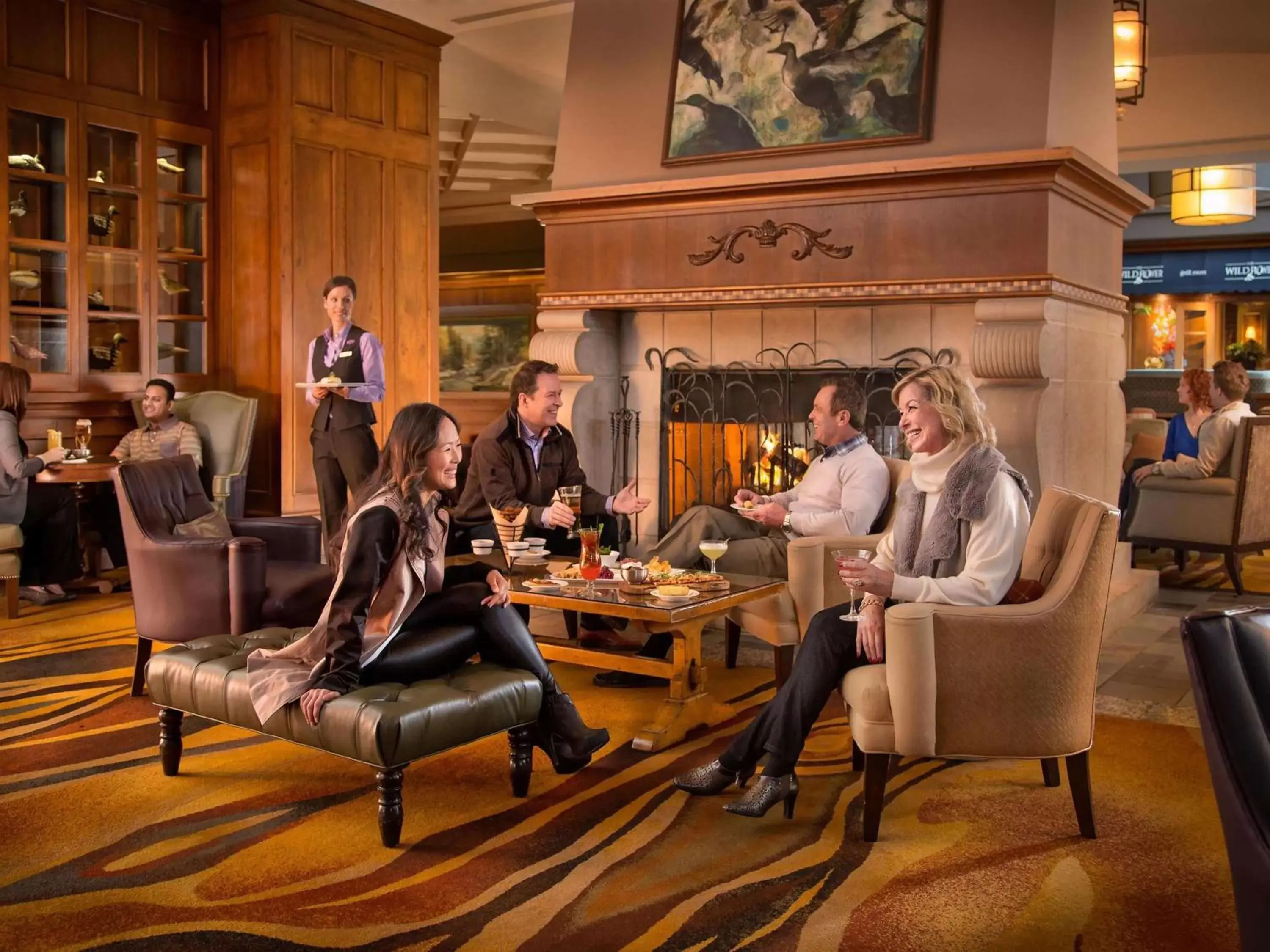 Lounge or bar in Fairmont Chateau Whistler