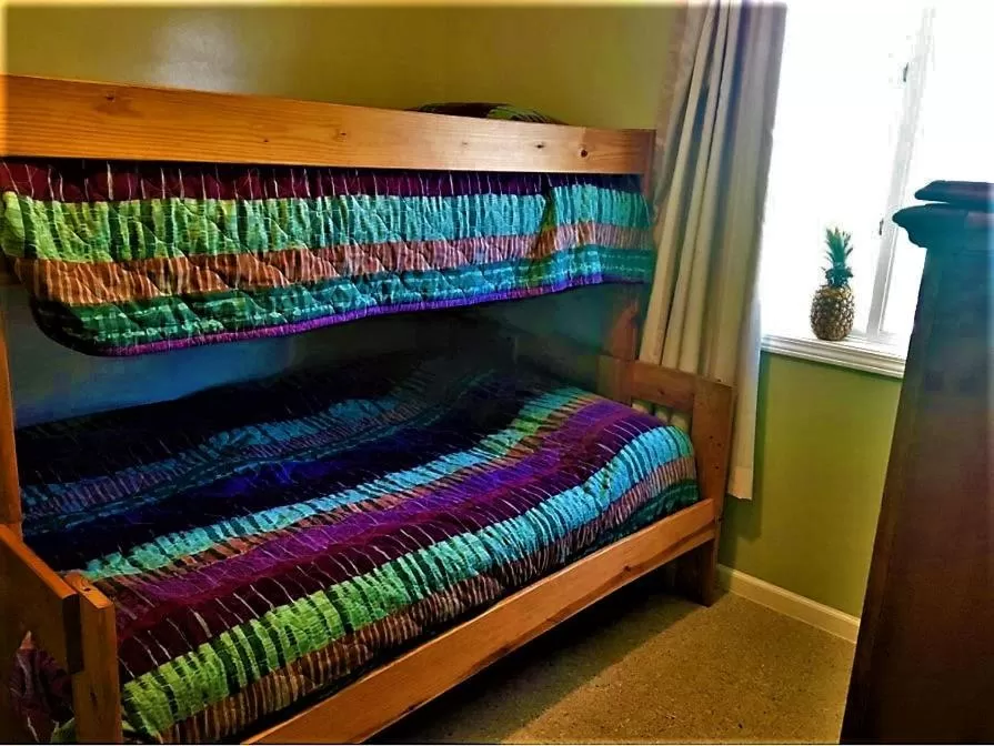 Bed, Bunk Bed in Gold Coast Family Cottages