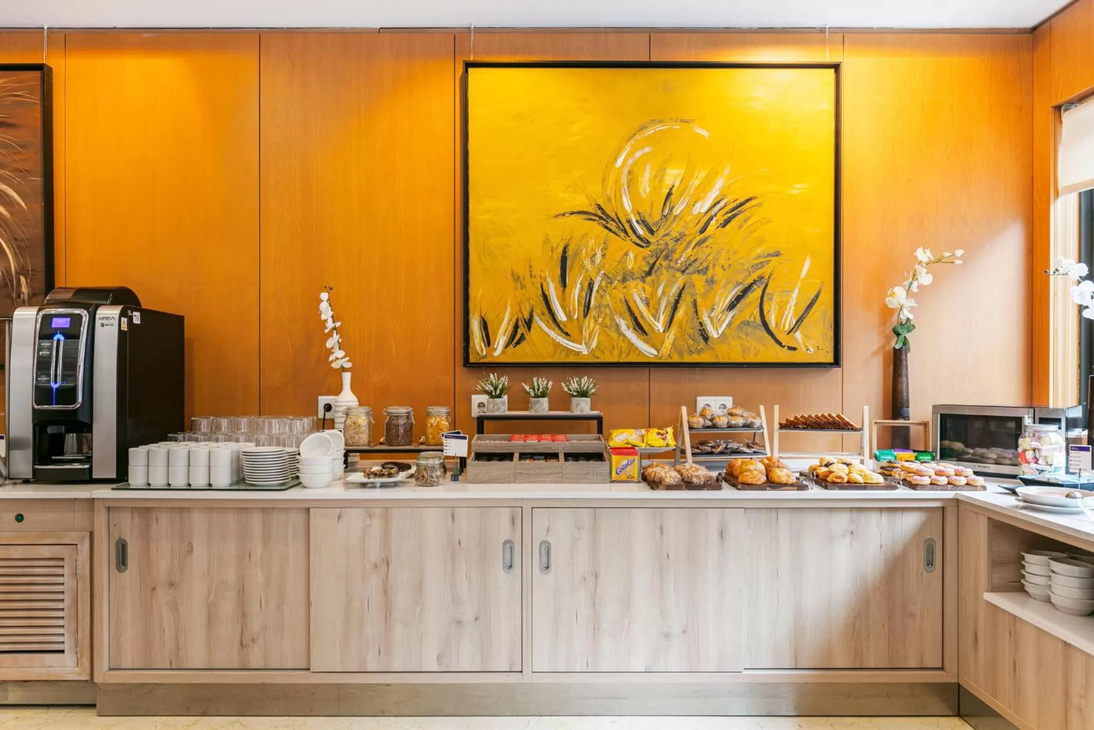 Restaurant/places to eat in Globales de los Reyes