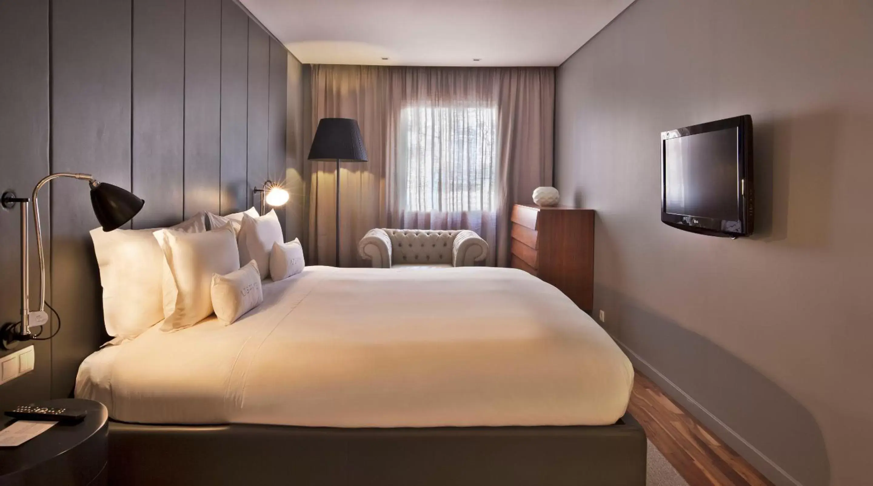 Bed, Room Photo in Altis Prime Hotel