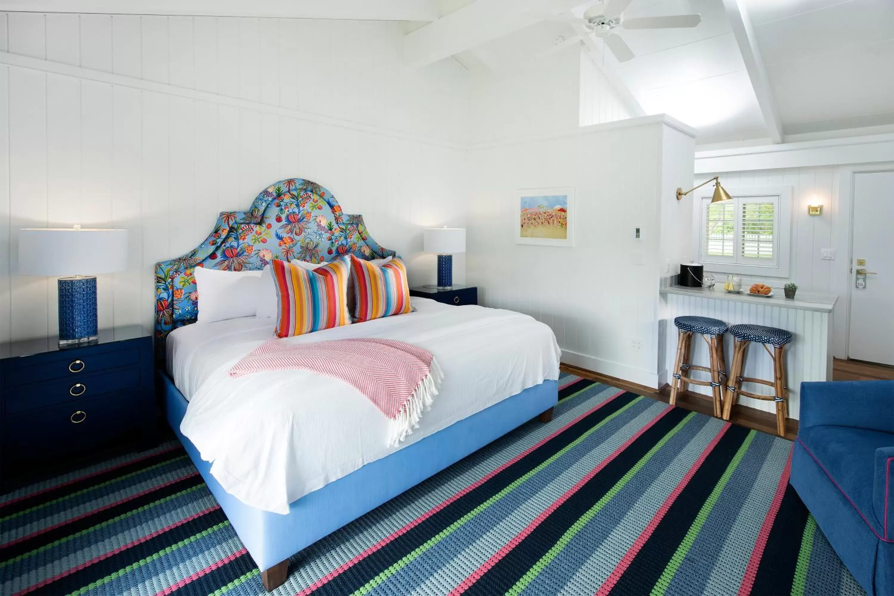 Photo of the whole room, Bed in Yachtsman Lodge & Marina