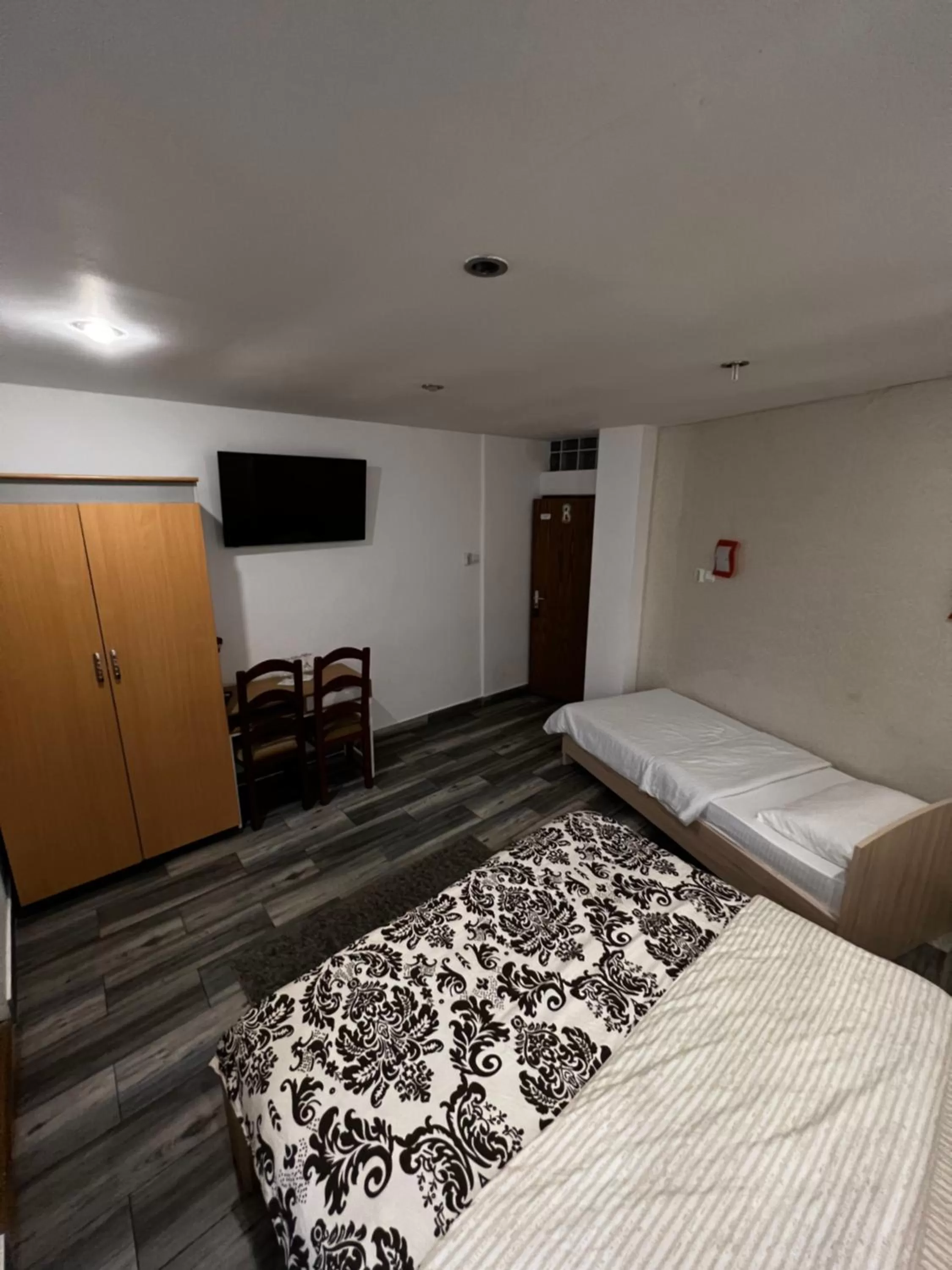 Bed in Pensiunea Old Sheriff