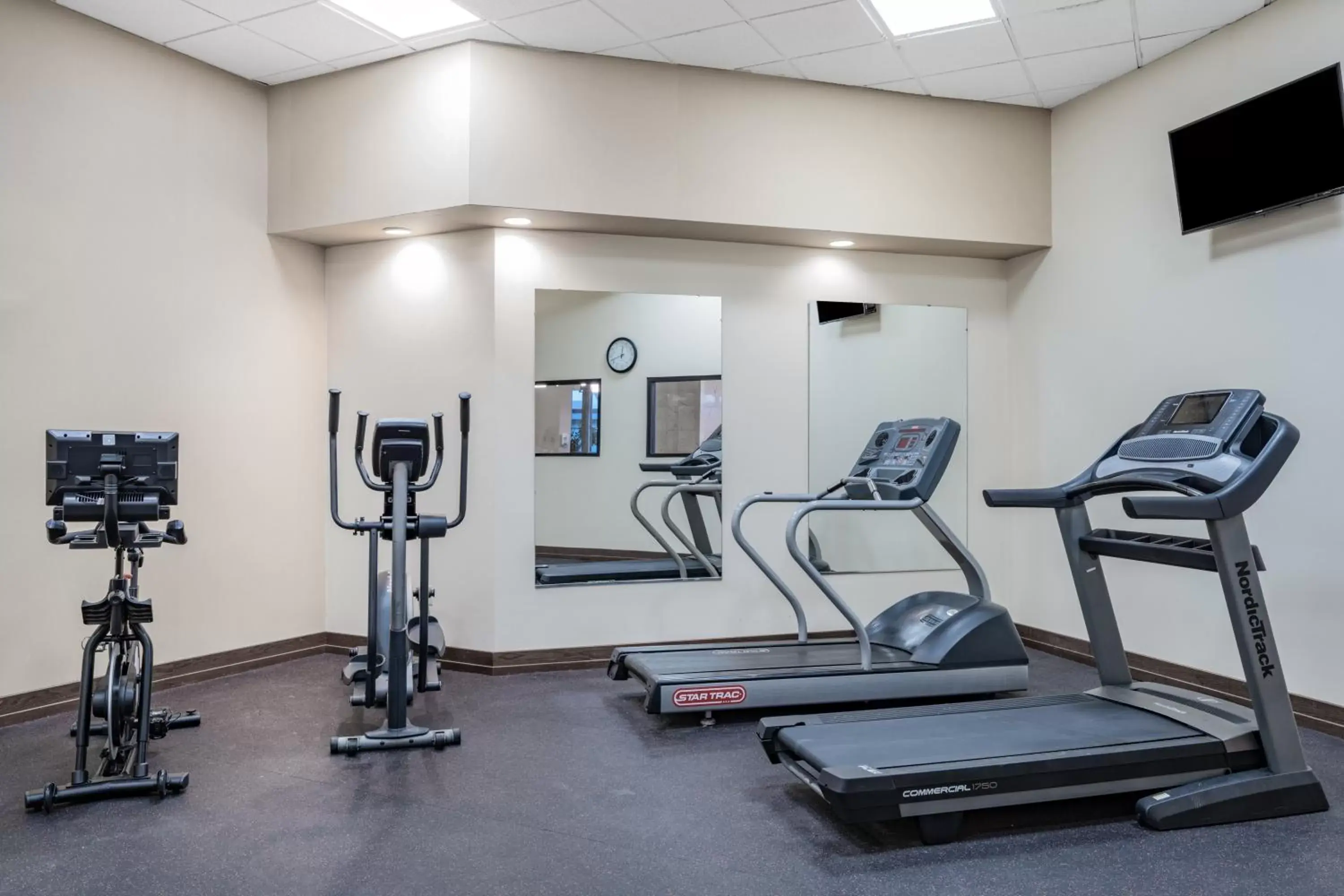 Fitness centre/facilities, Fitness Center/Facilities in Howard Johnson by Wyndham Lima