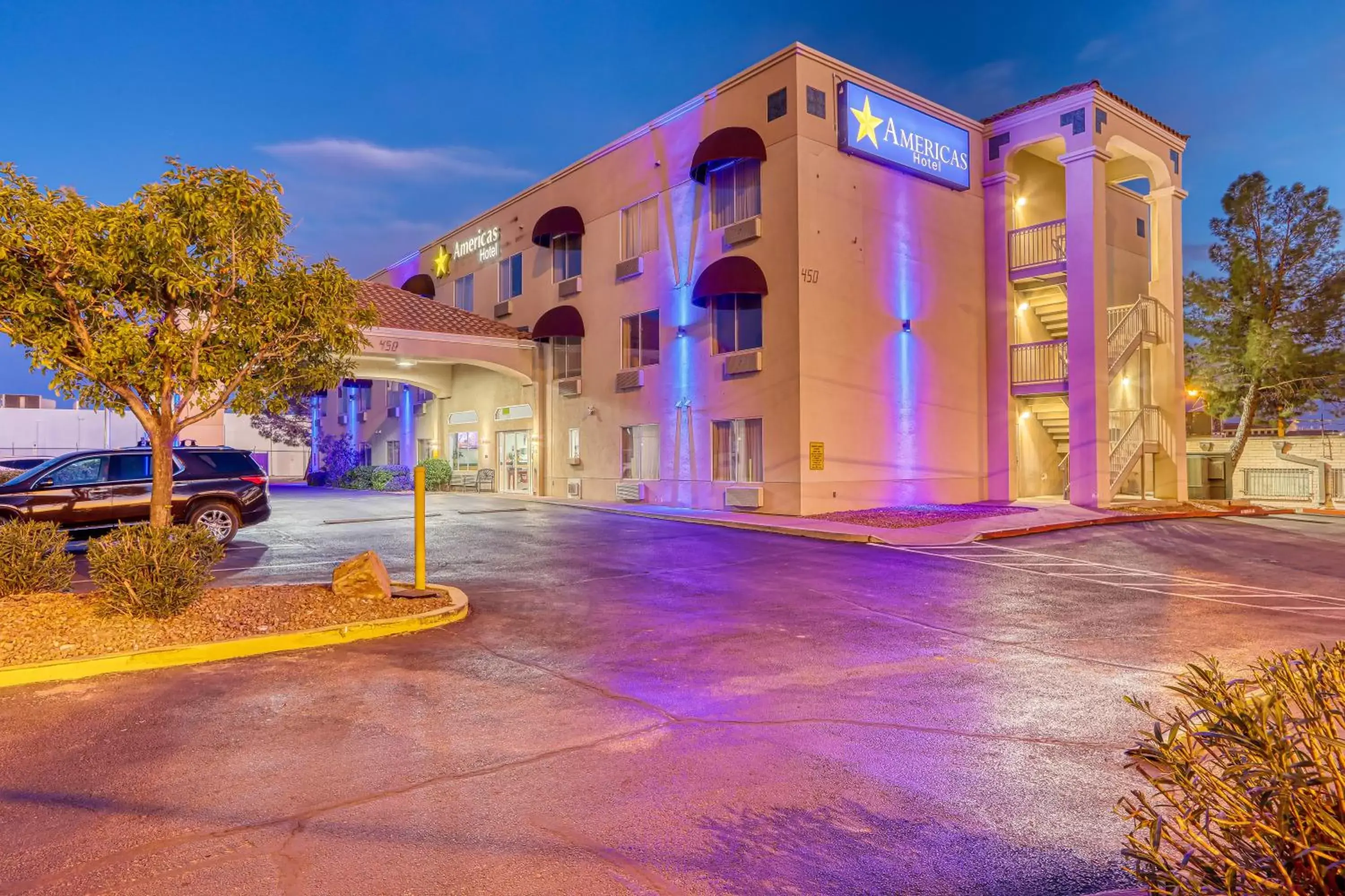 Property Building in Americas Hotel - El Paso Airport / Medical Center