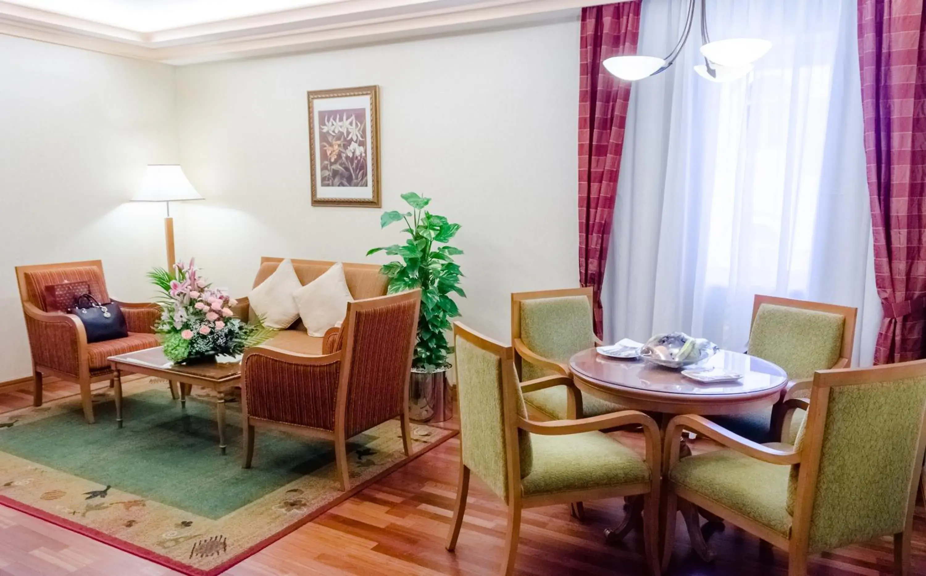 Living room, Dining Area in Avenue Hotel Dubai