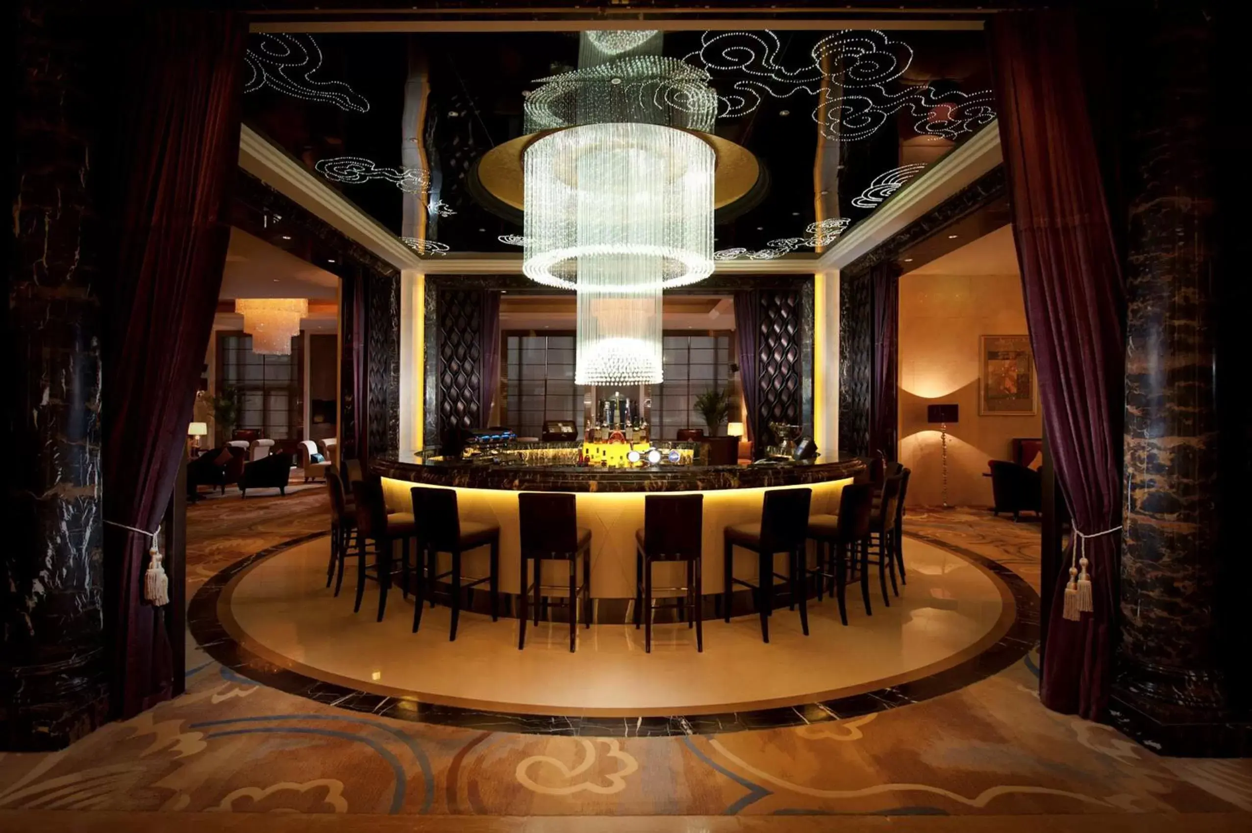 Lounge or bar, Restaurant/Places to Eat in Hilton Nanjing