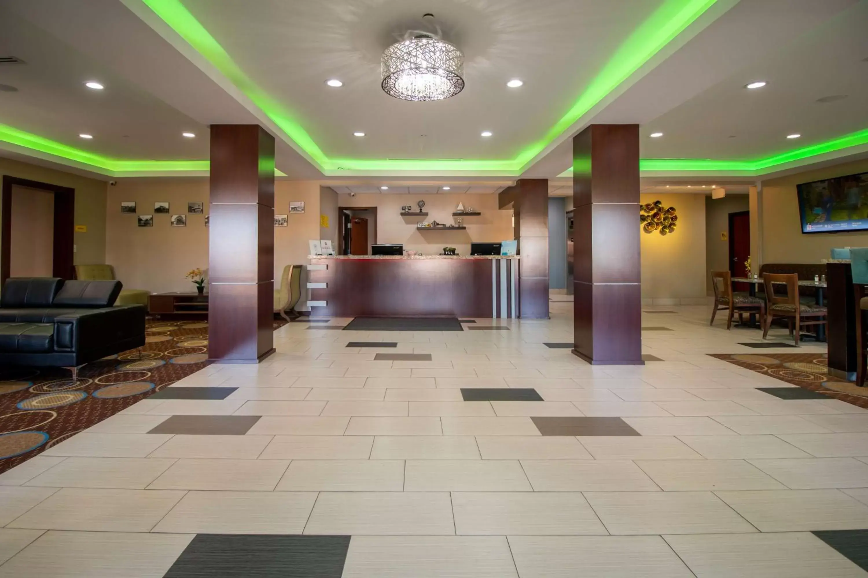 Lobby or reception, Lobby/Reception in SureStay Plus Hotel by Best Western Owasso Tulsa North