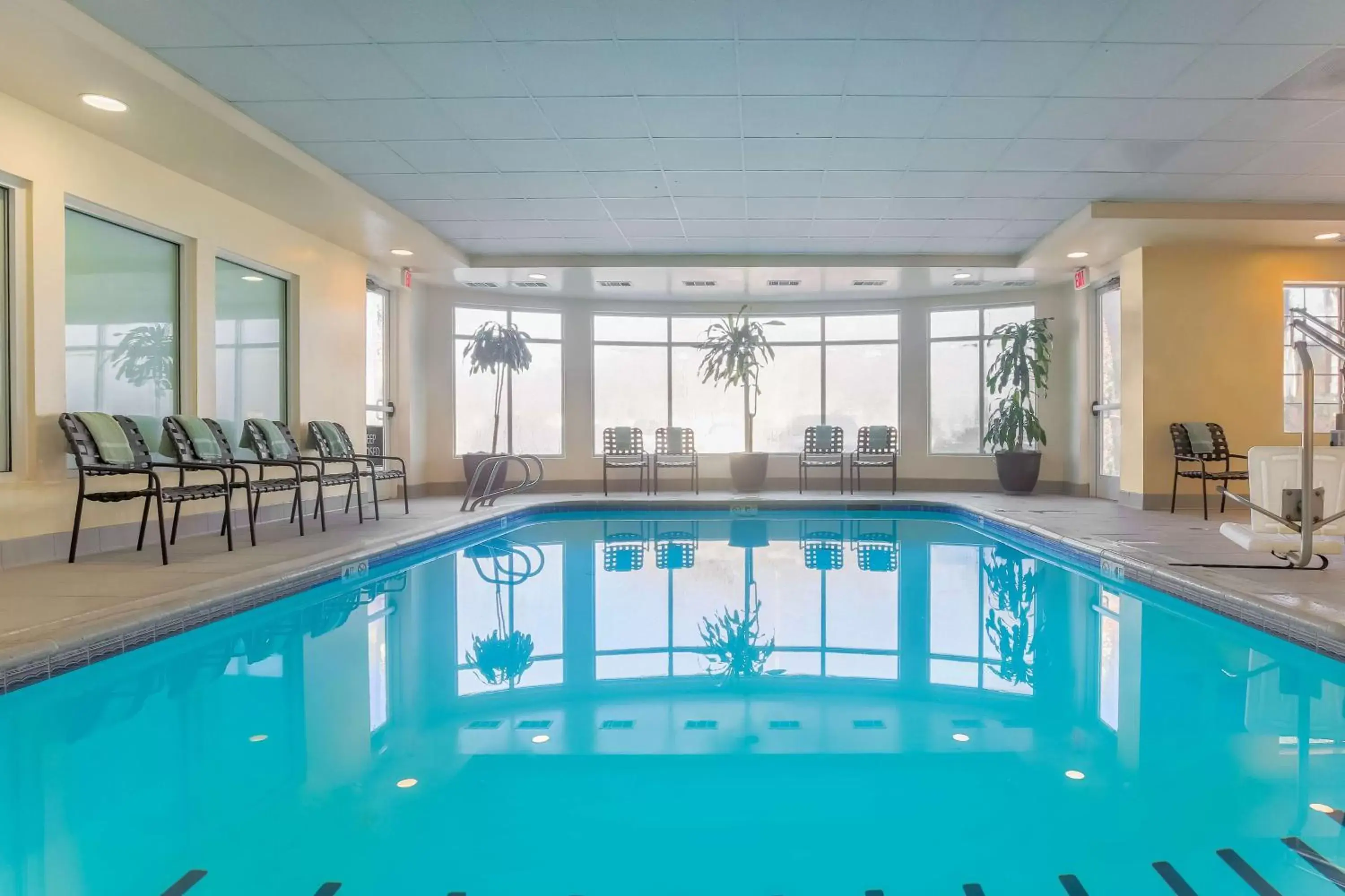 Pool view, Swimming Pool in Hilton Garden Inn Bakersfield