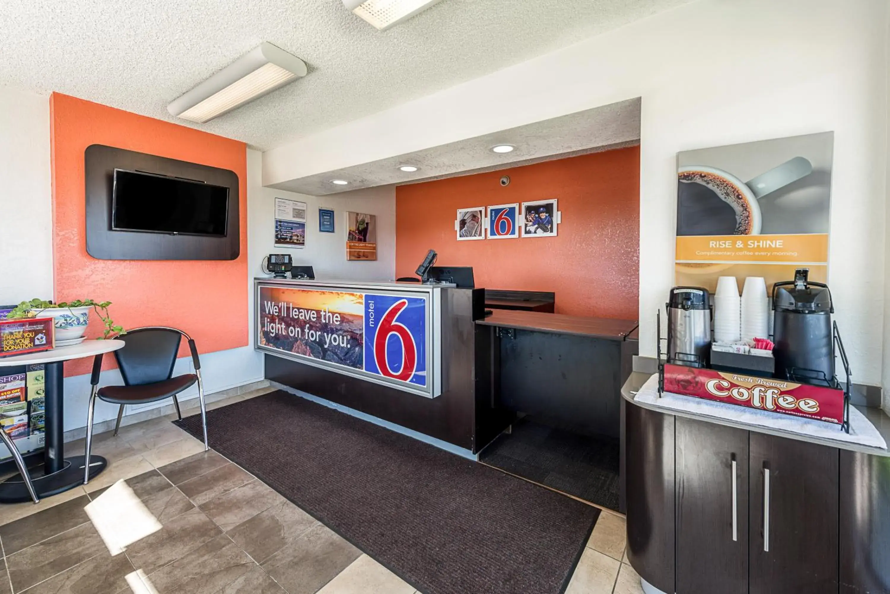 Lobby or reception in Motel 6-Sparks, NV - Airport - Sparks