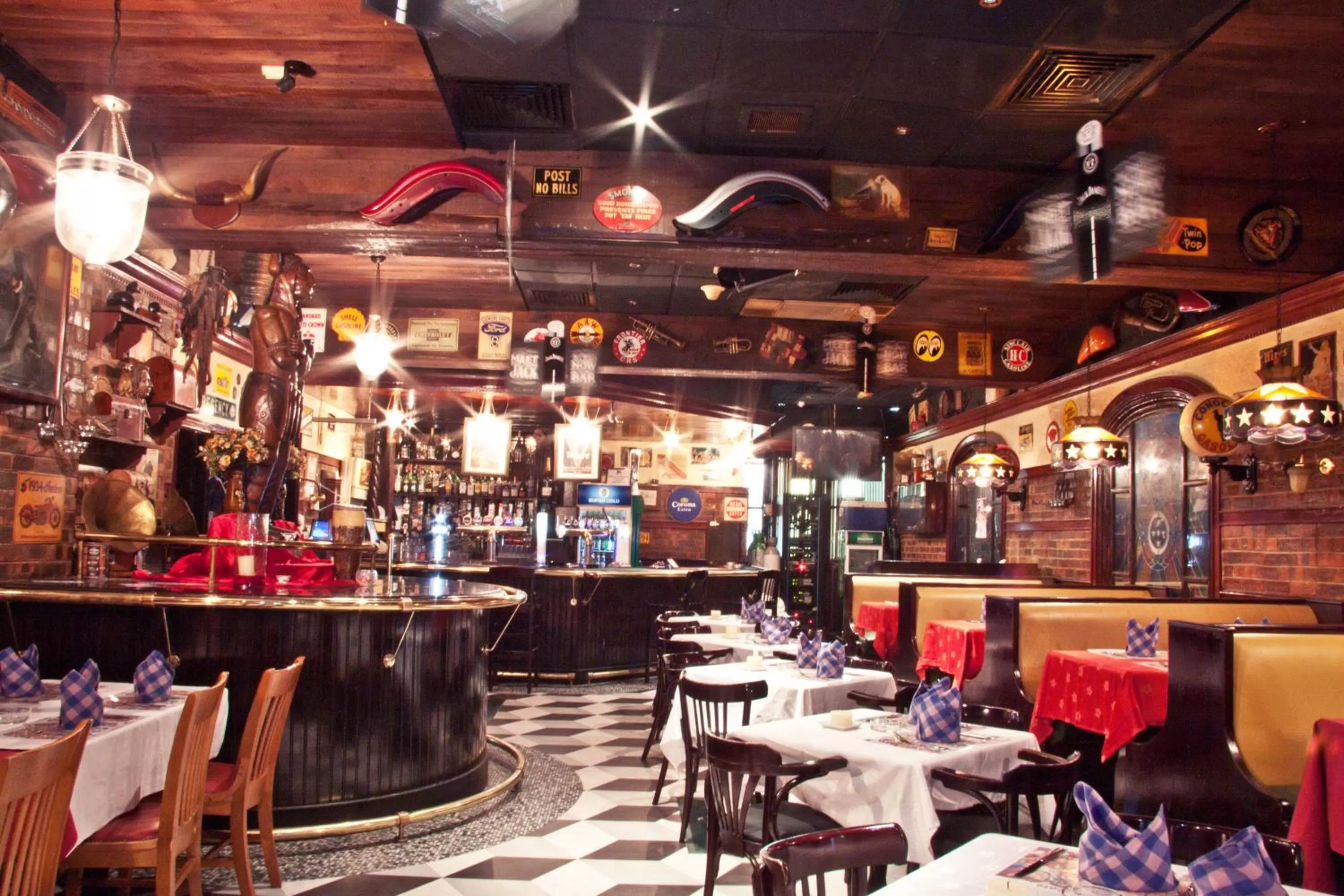 Restaurant/places to eat in Regent Palace Hotel