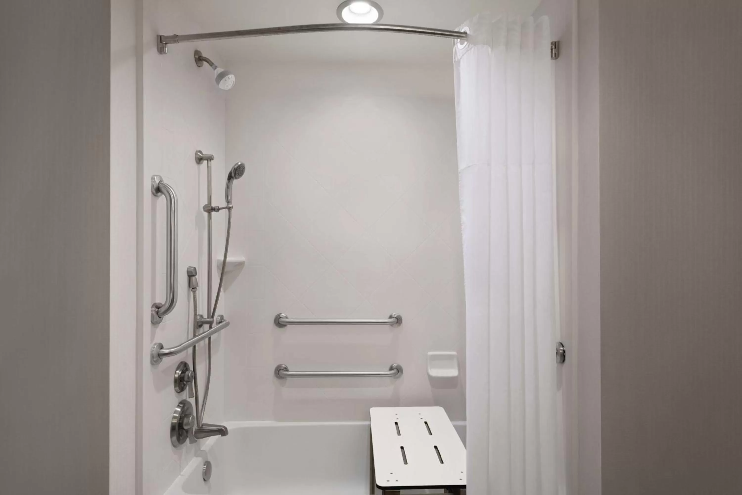 Bathroom in Hampton Inn & Suites Mishawaka/South Bend at Heritage Square