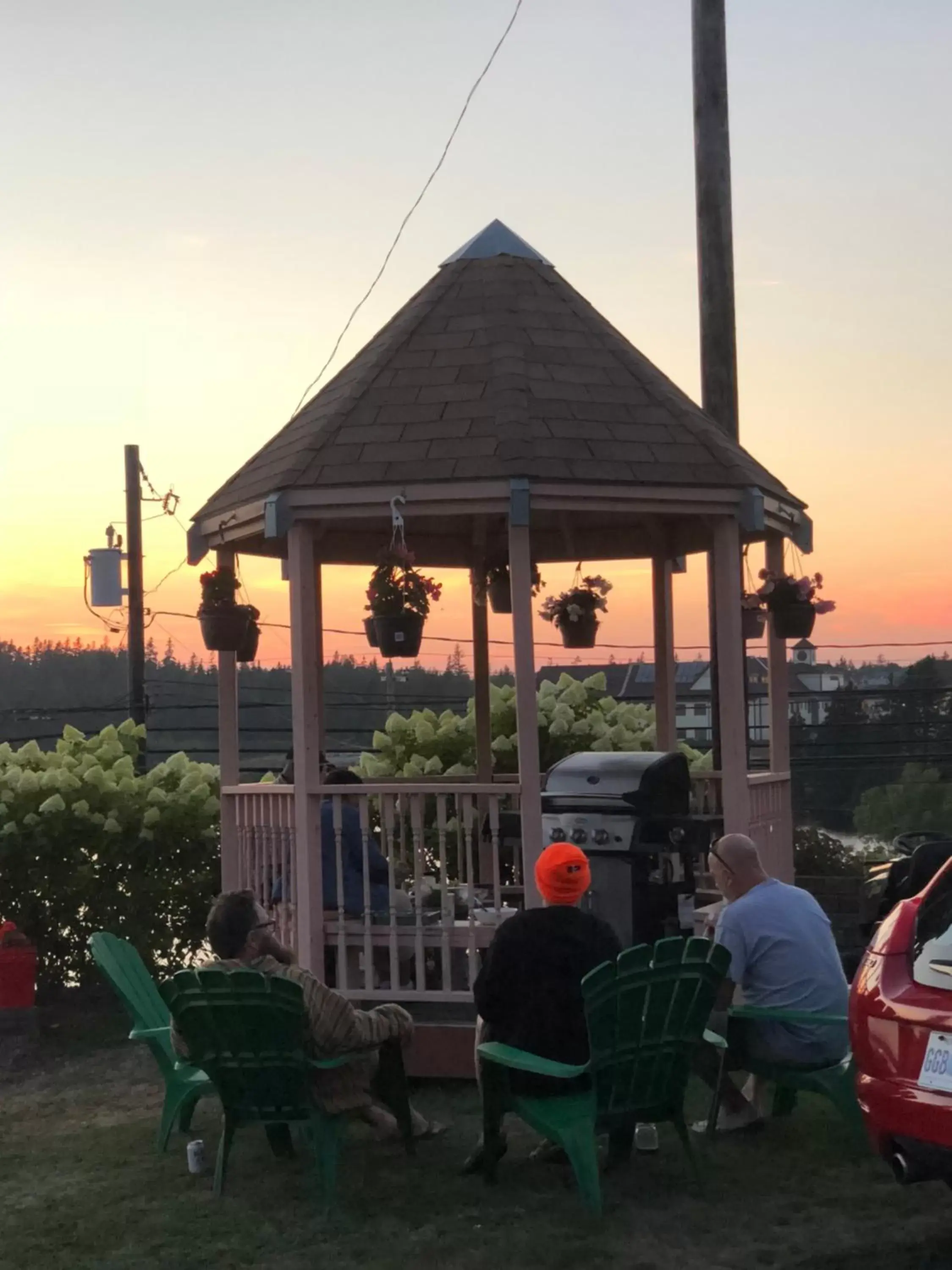 BBQ facilities in Novastar Motel On The Lake