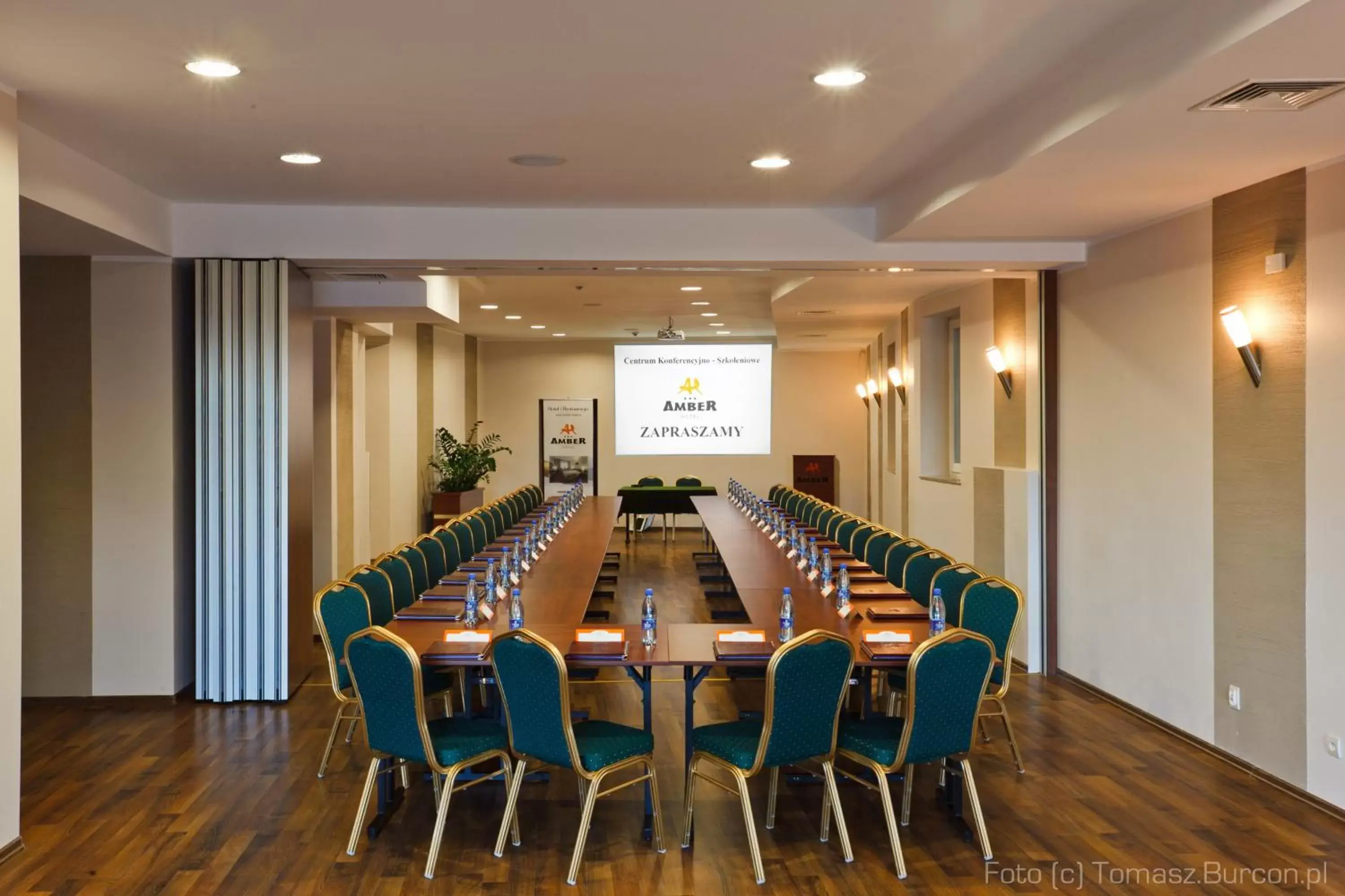 Business facilities in Amber Hotel