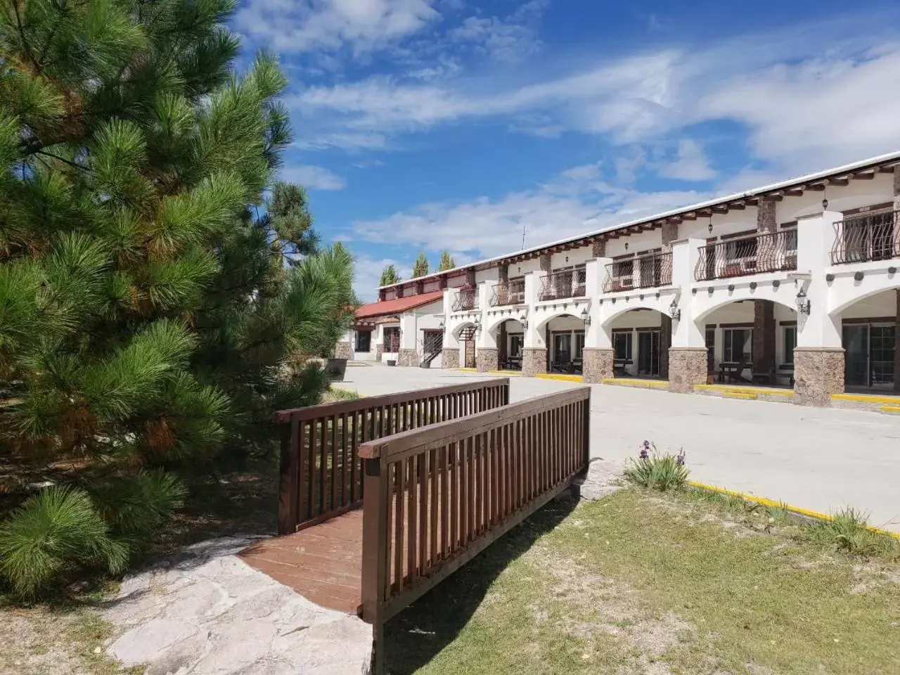 Garden, Property Building in Hotel Quinta Mision