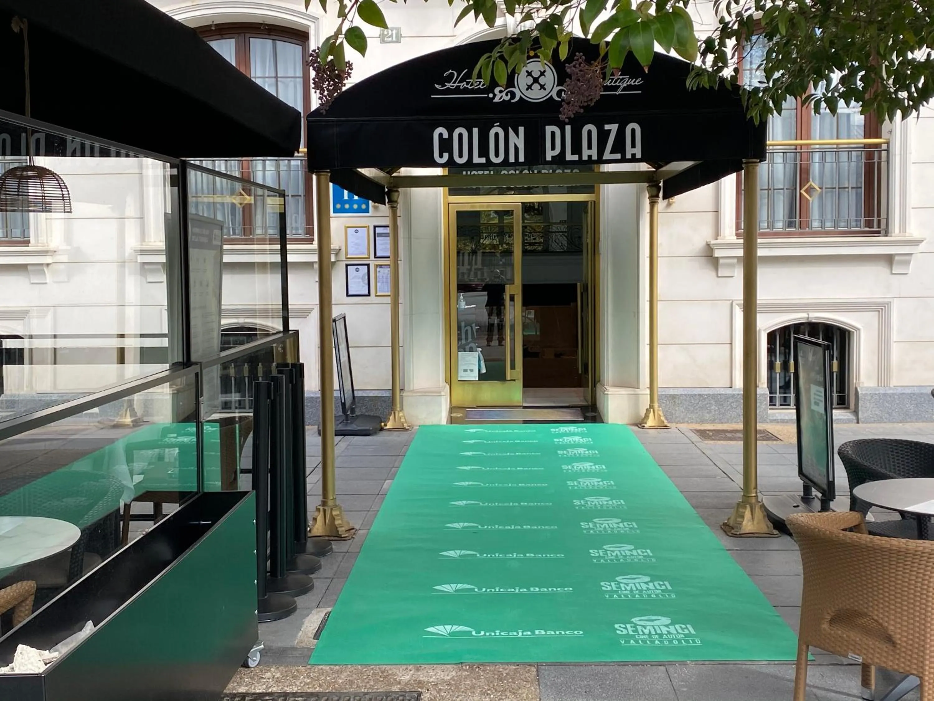 Property building in Hotel Colón Plaza