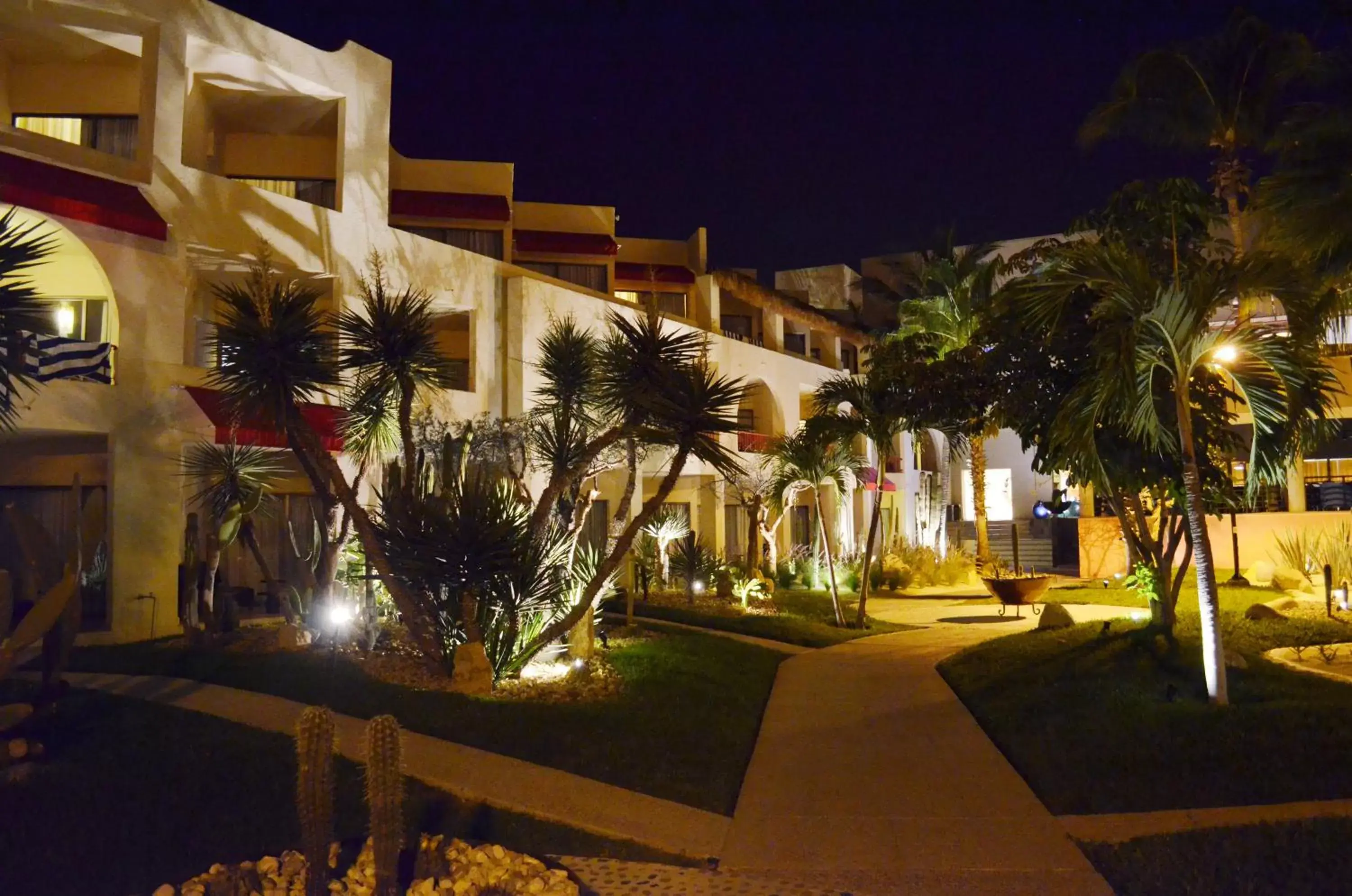 Garden, Property Building in Royal Decameron Los Cabos - All Inclusive